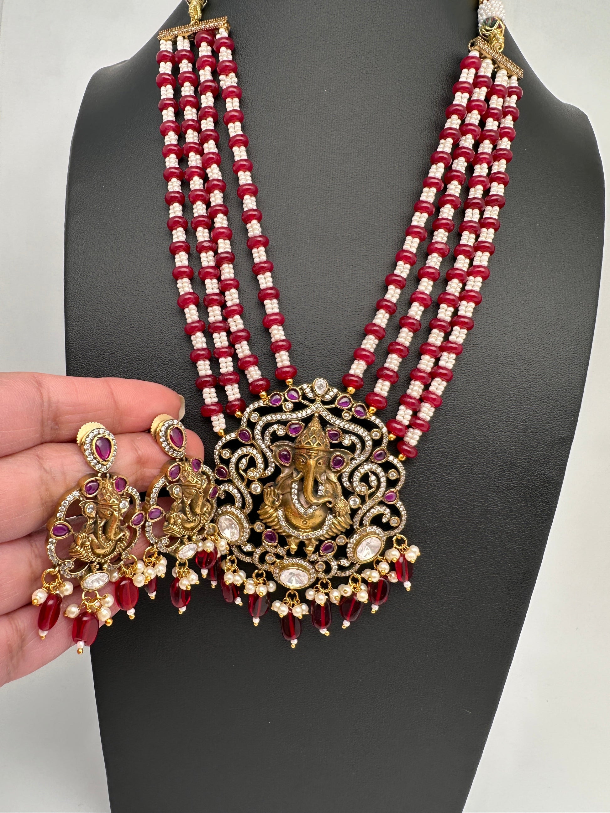 Ganesha Geru Finish Beads Color Stone Necklace - Red