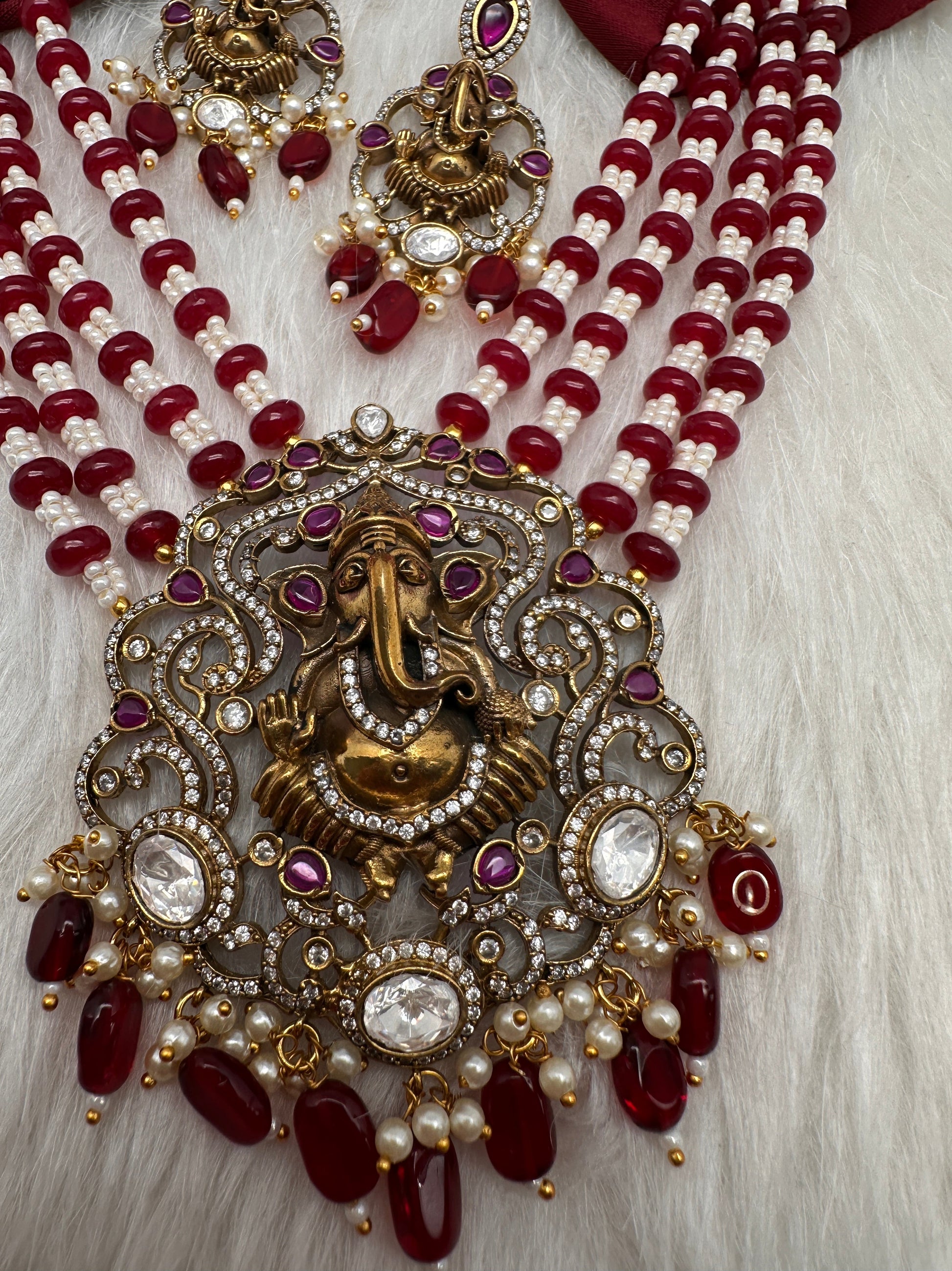 Ganesha Geru Finish Beads Color Stone Necklace - Red