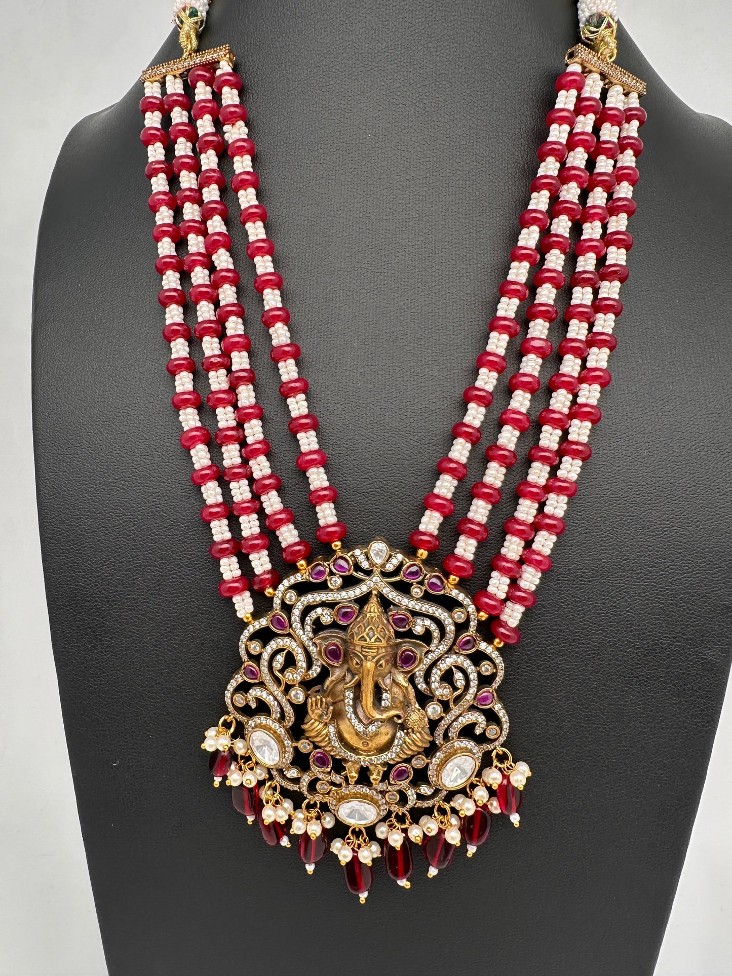Ganesha Geru Finish Beads Color Stone Necklace - Red