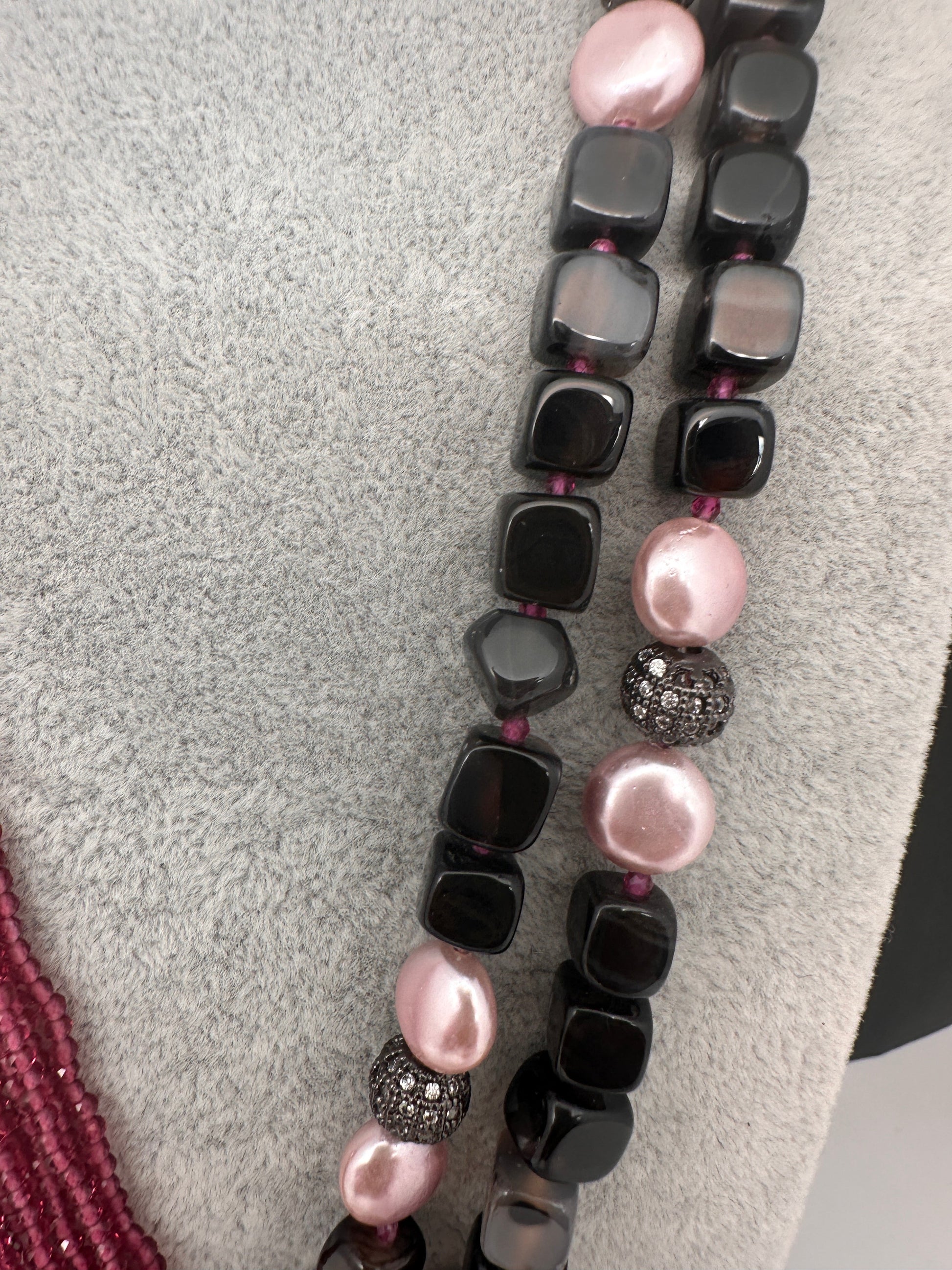 Moissanite Fussion Beads Victorian Finish Color Stone Necklace - Black