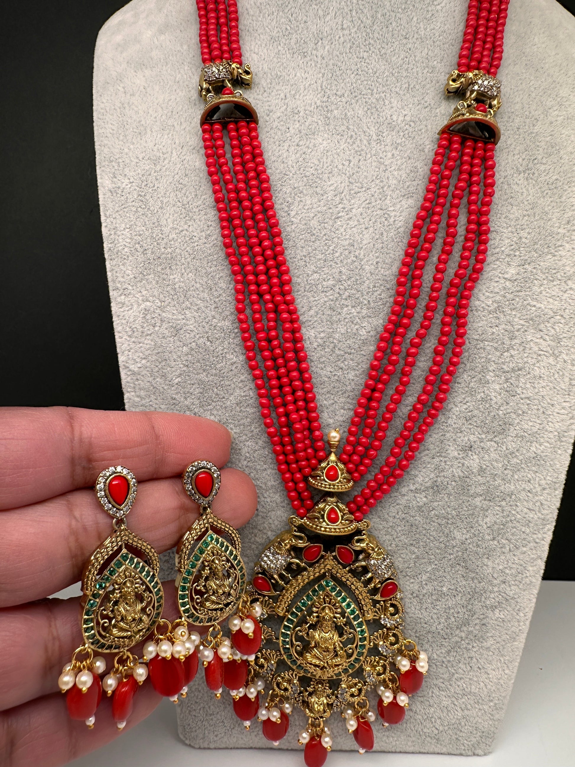 Geru Finish Goddess Lakshmi Color Stone Necklace - Coral