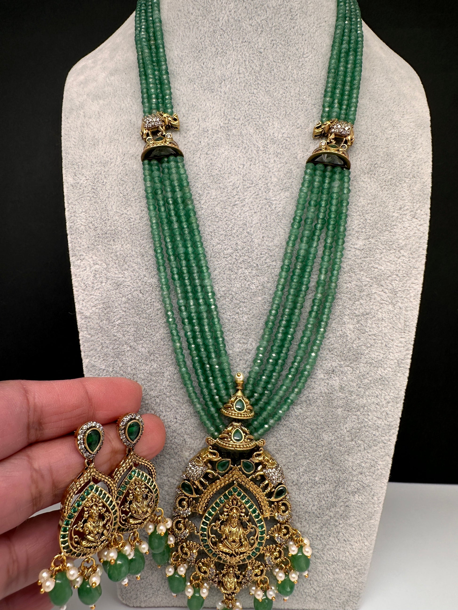 Geru Finish Goddess Lakshmi Color Stone Necklace - Green