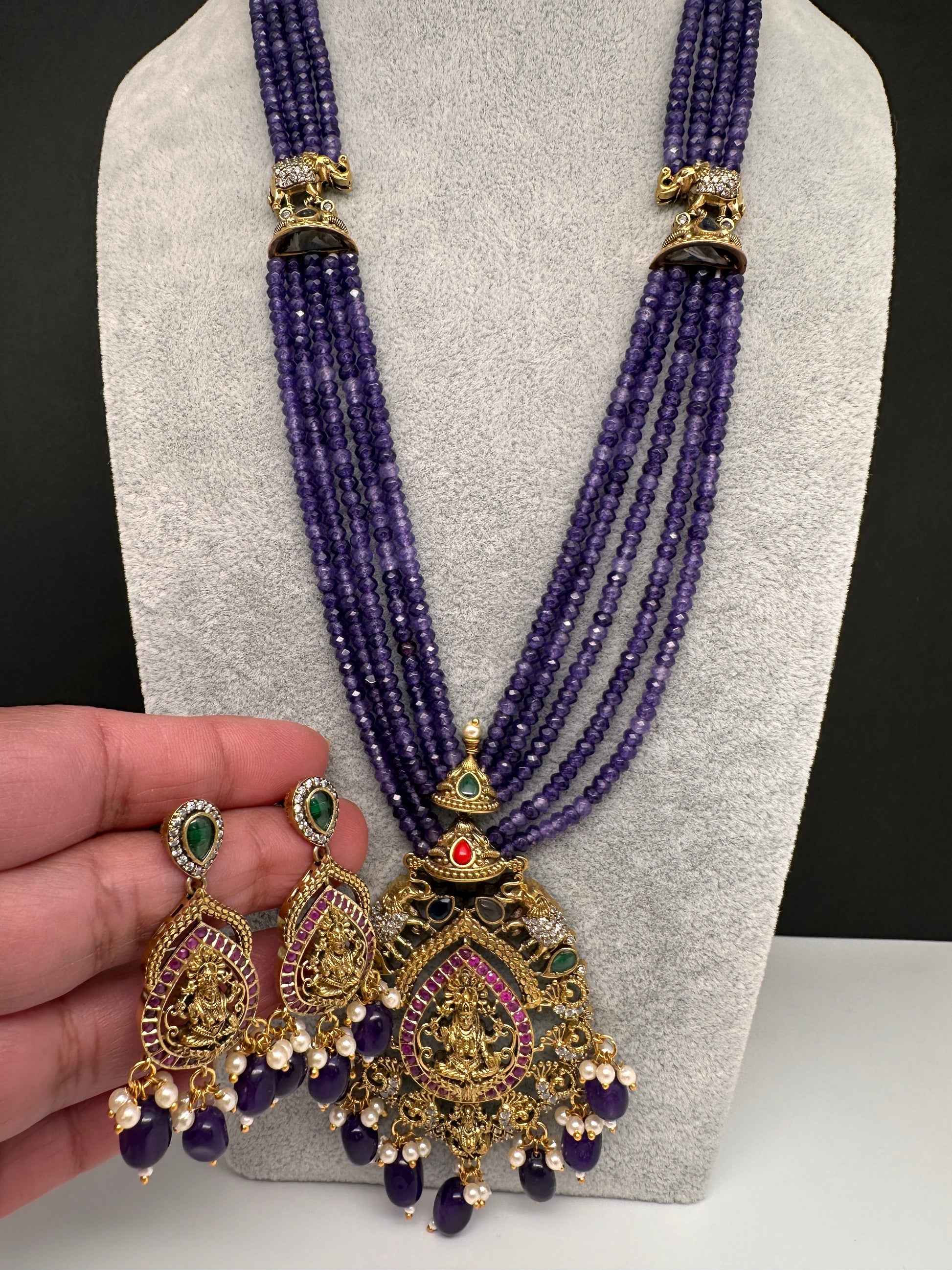 Geru Finish Goddess Lakshmi Color Stone Necklace - Purple