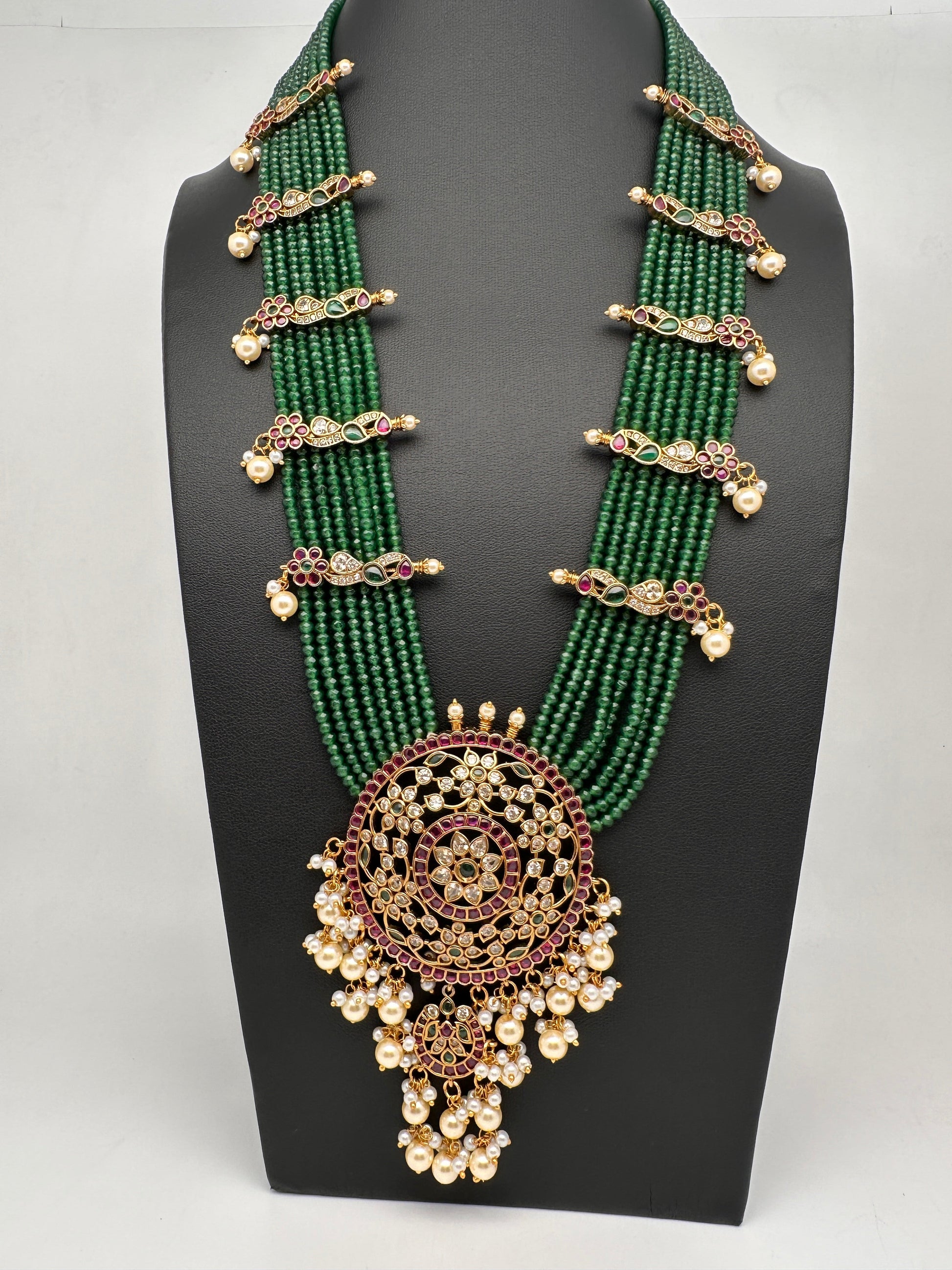Kempu Beads Mayura Haar Color Stone Necklace - Green