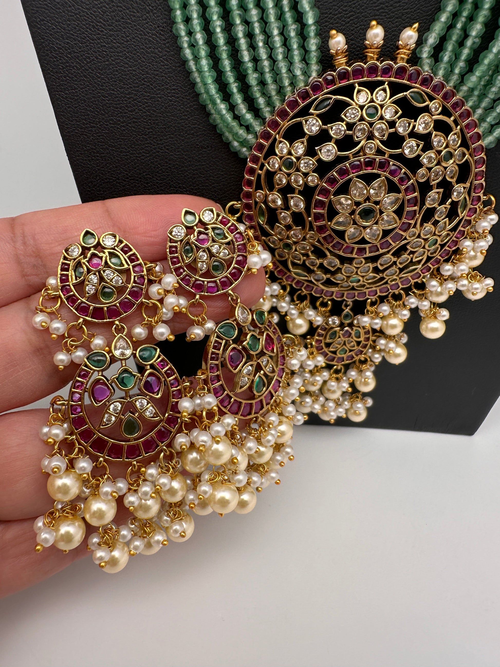 Kempu Beads Mayura Haar Color Stone Necklace - MintGreen
