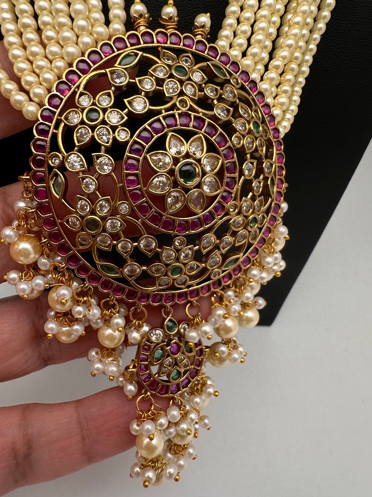 Kempu Beads Mayura Haar Color Stone Necklace - Pearl