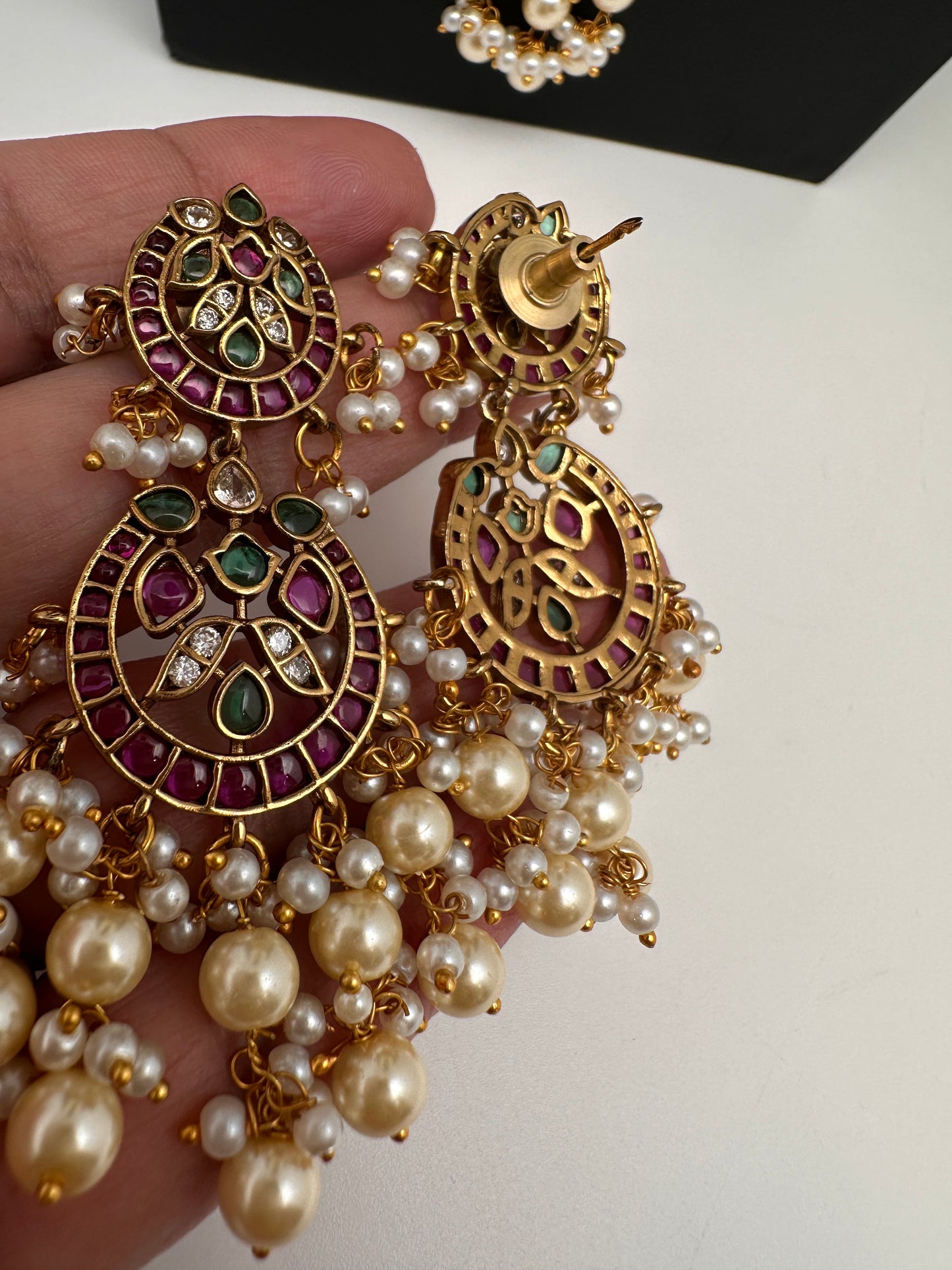 Kempu Beads Mayura Haar Color Stone Necklace - Pearl