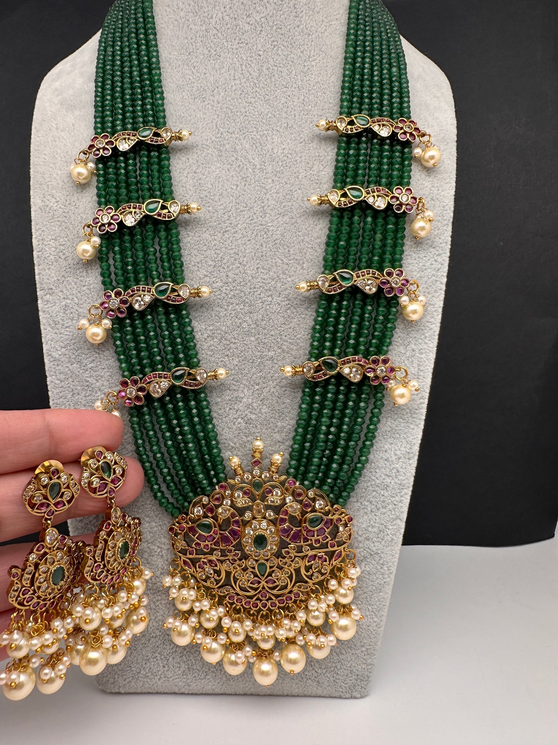 Kempu Mayura Beads Color Stone Necklace - Green
