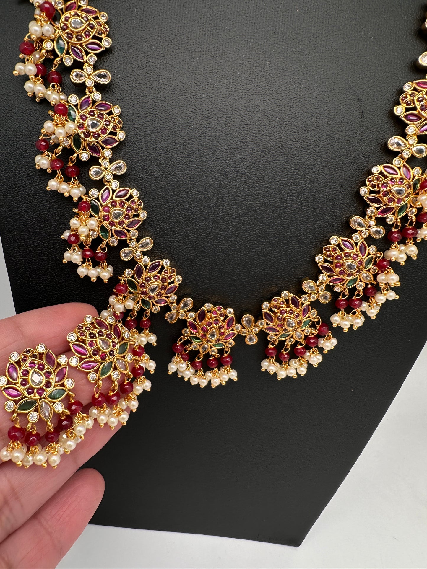 Kempu Lotus Color Long Necklace - Red