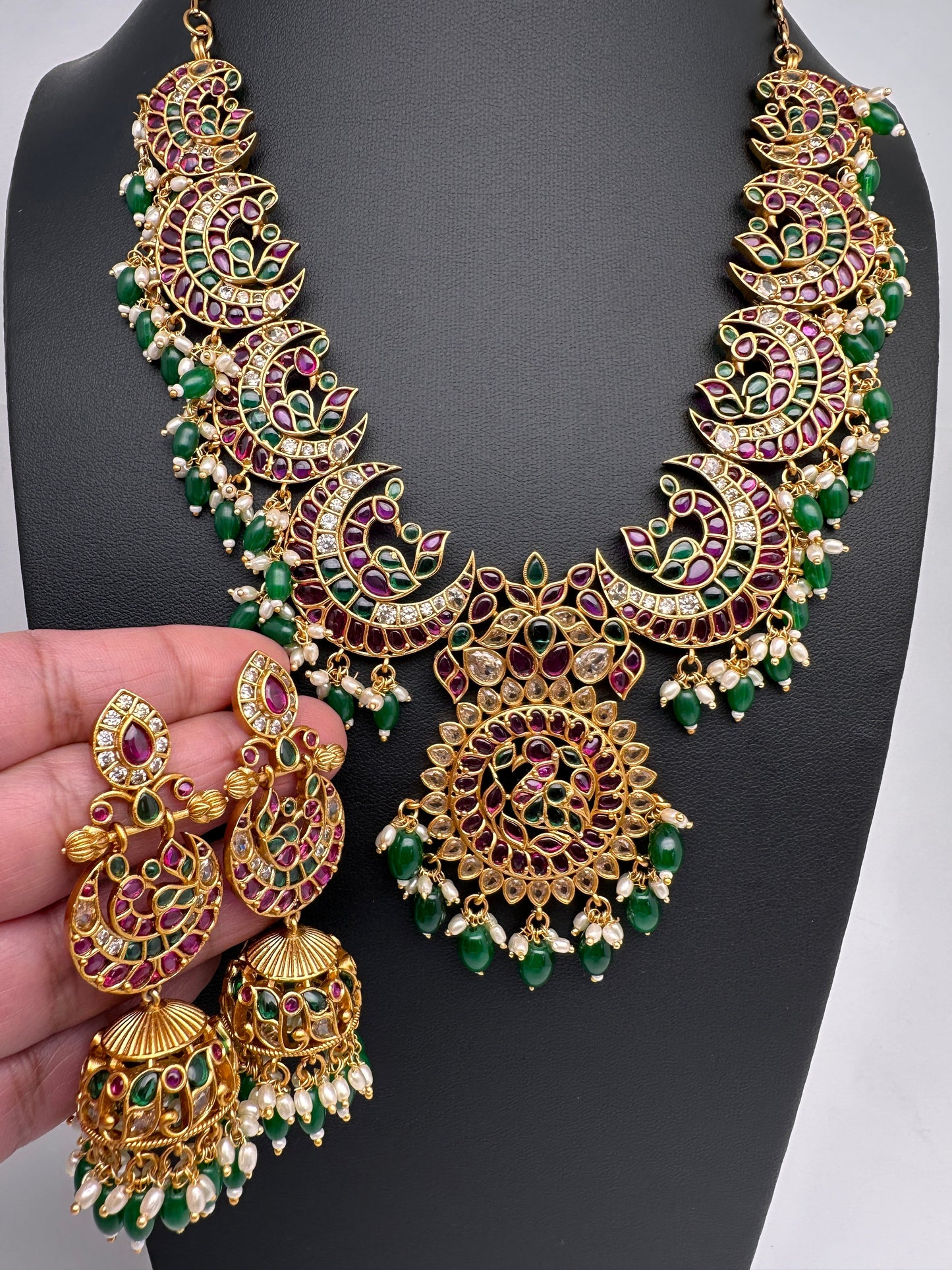 Kempu CZ Green Beads Rice Pearls Guttapusalu Necklace