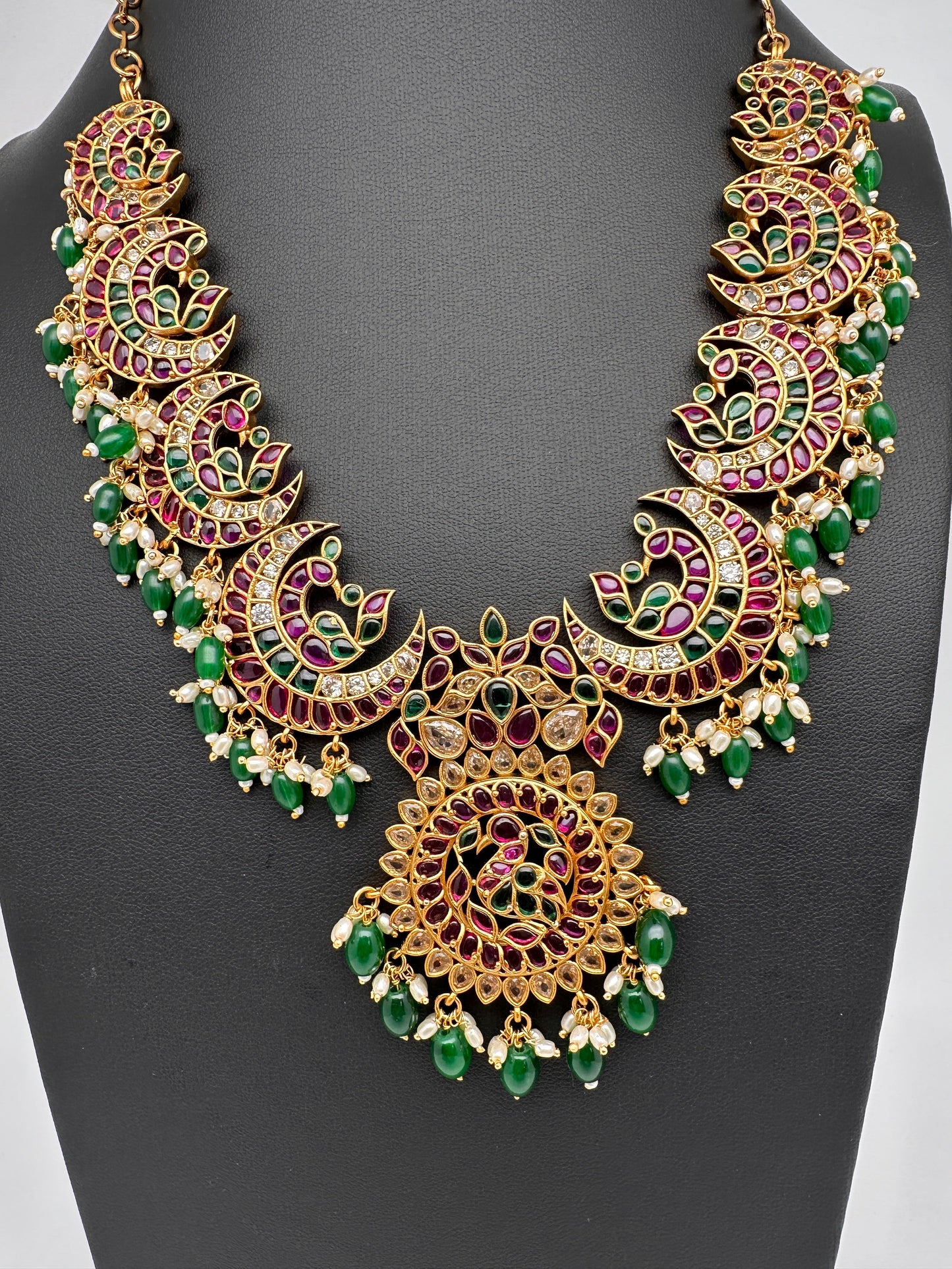 Kempu CZ Green Beads Rice Pearls Guttapusalu Necklace