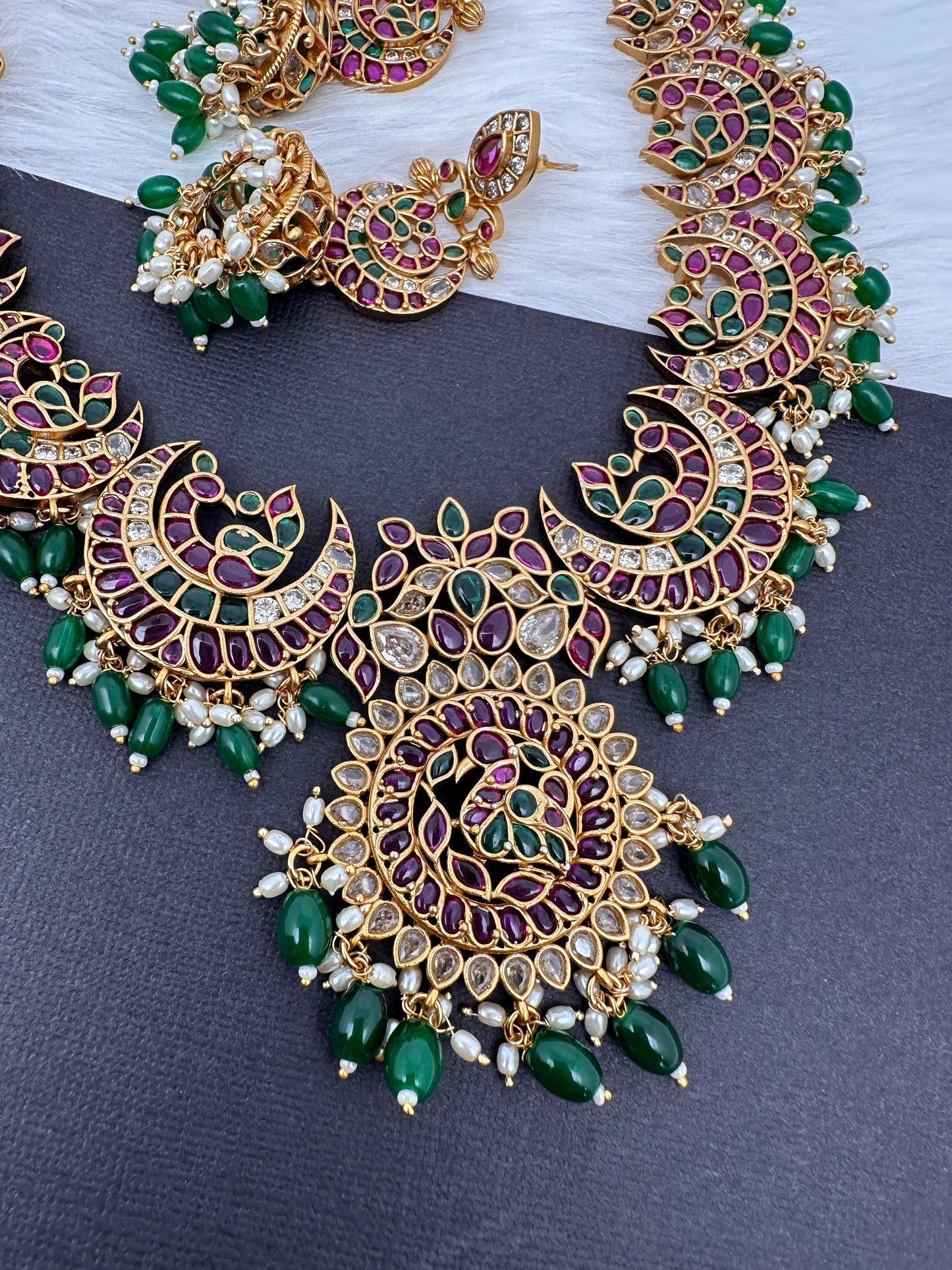 Kempu CZ Green Beads Rice Pearls Guttapusalu Necklace