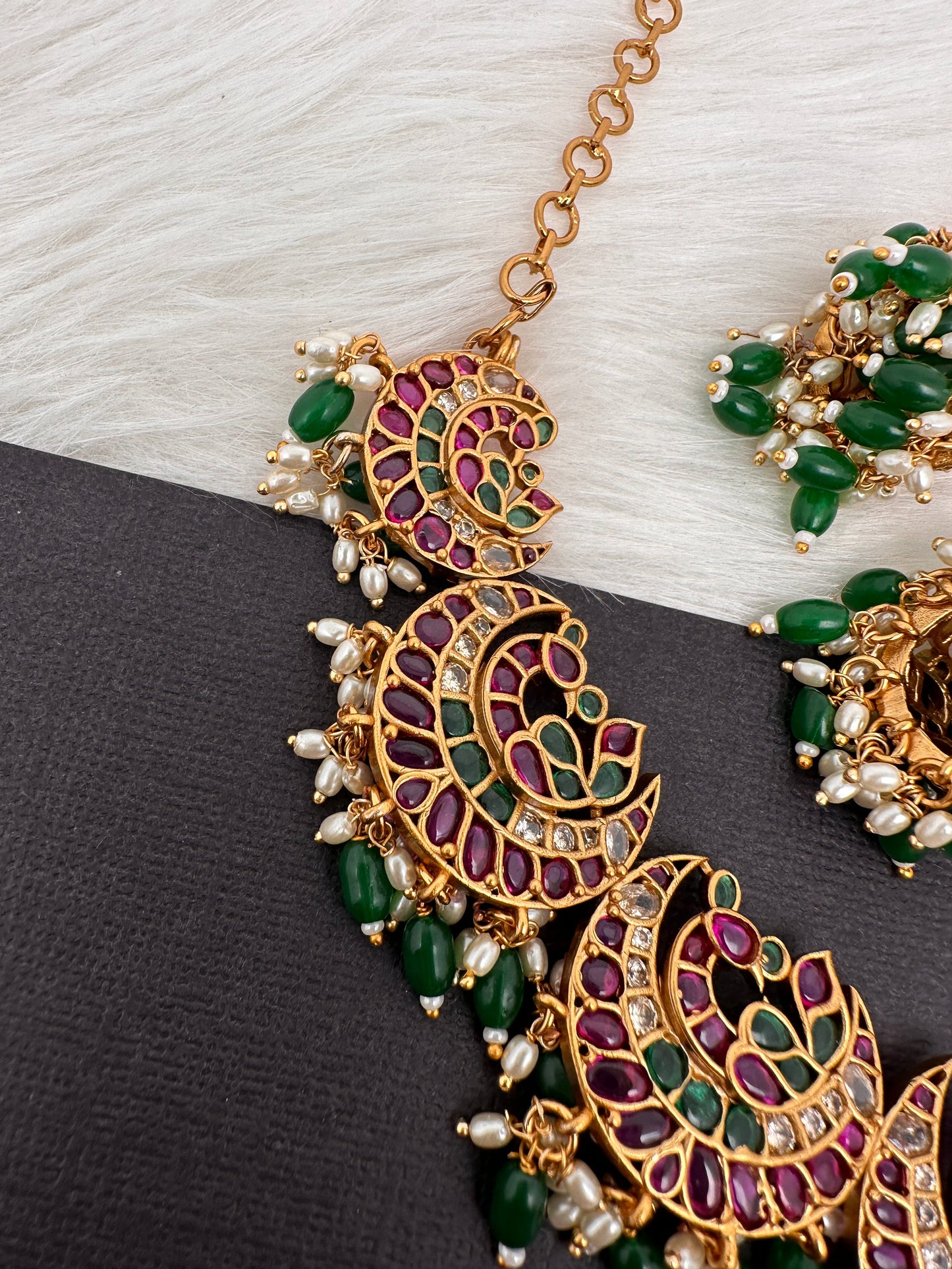 Kempu CZ Green Beads Rice Pearls Guttapusalu Necklace