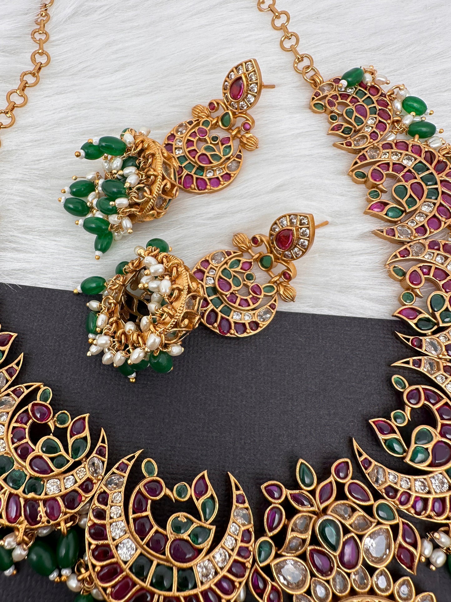 Kempu CZ Green Beads Rice Pearls Guttapusalu Necklace