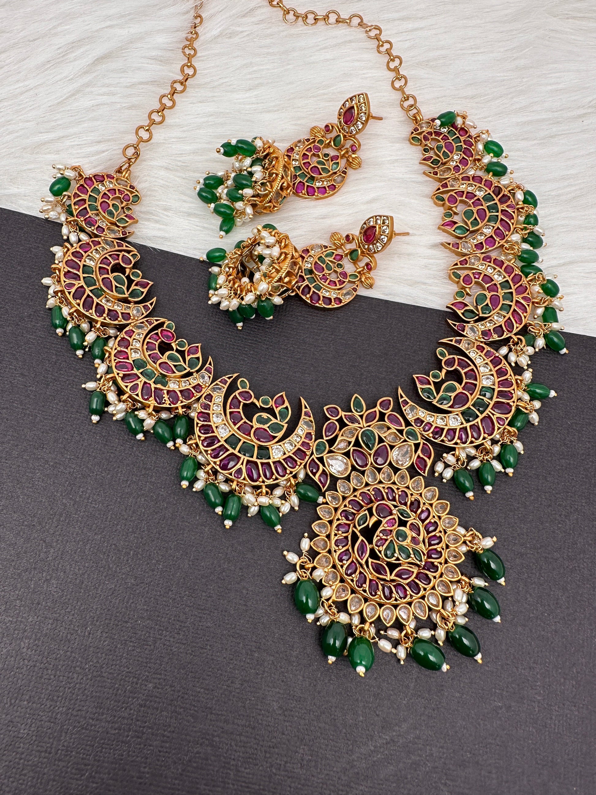 Kempu CZ Green Beads Rice Pearls Guttapusalu Necklace