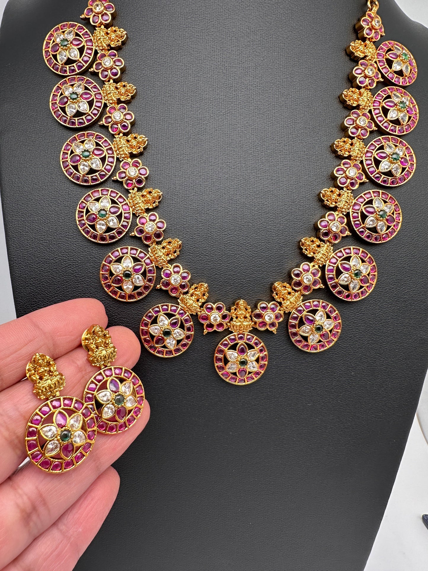 Goddess Lakshmi Bottu Mala Kempu Short Necklace
