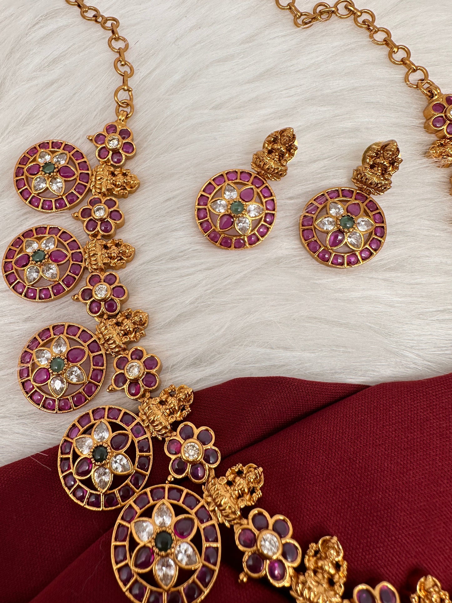 Goddess Lakshmi Bottu Mala Kempu Short Necklace