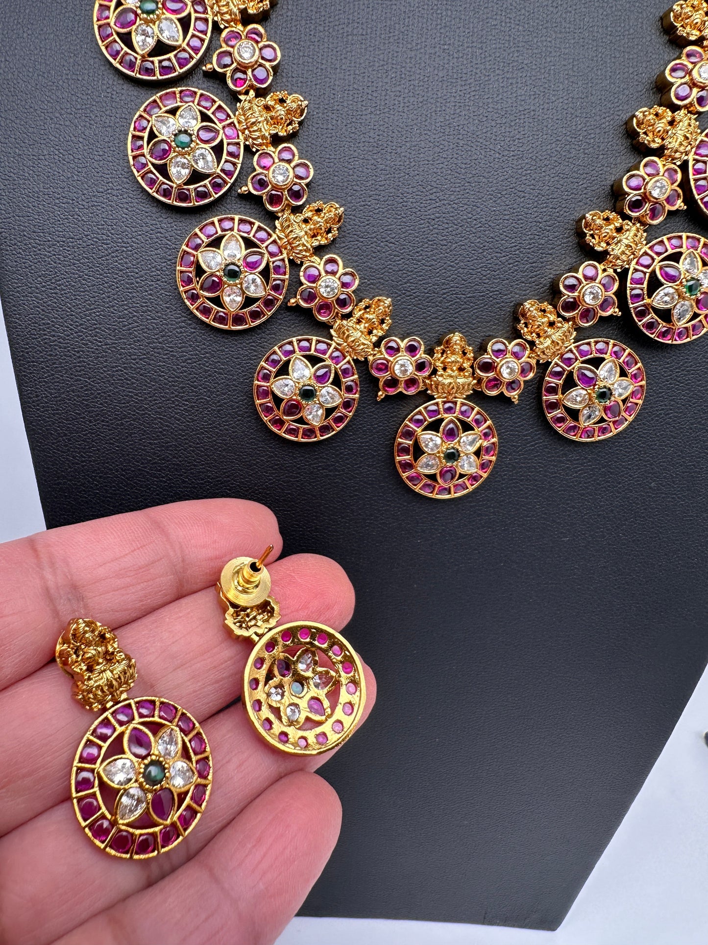 Goddess Lakshmi Bottu Mala Kempu Short Necklace