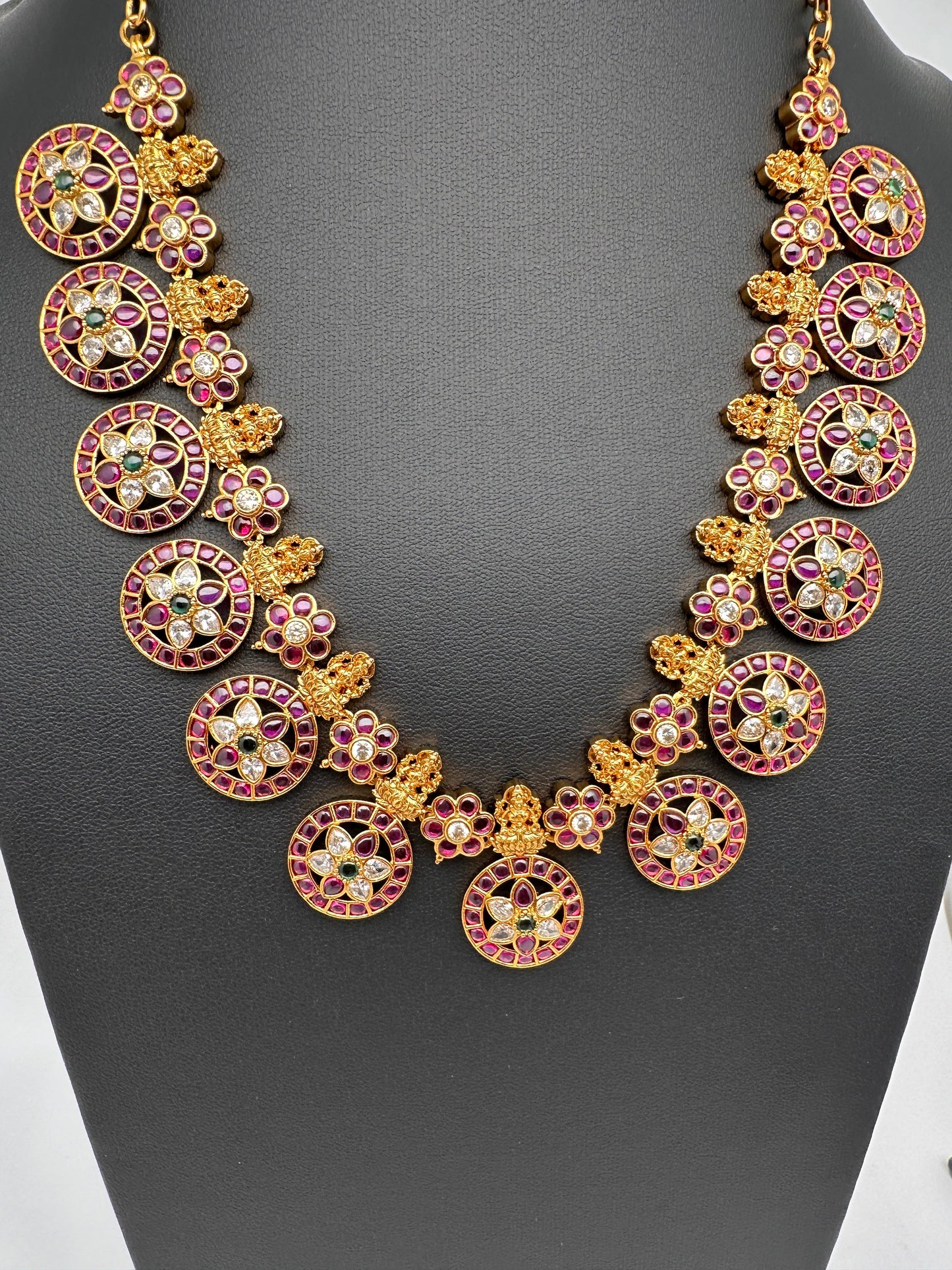 Goddess Lakshmi Bottu Mala Kempu Short Necklace