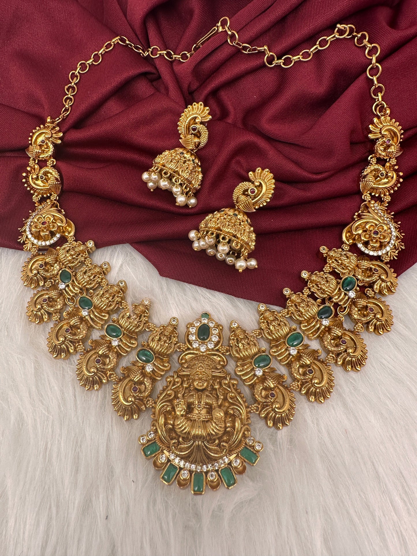 Goddess Lakshmi Nakshi Matte Finish Color Stone Short Necklace - Green