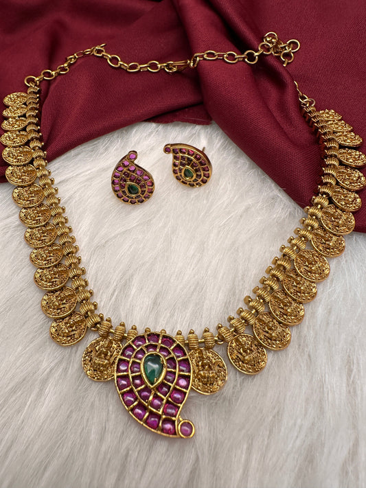 Matte Kempu Goddess Lakshmi Dainty Necklace