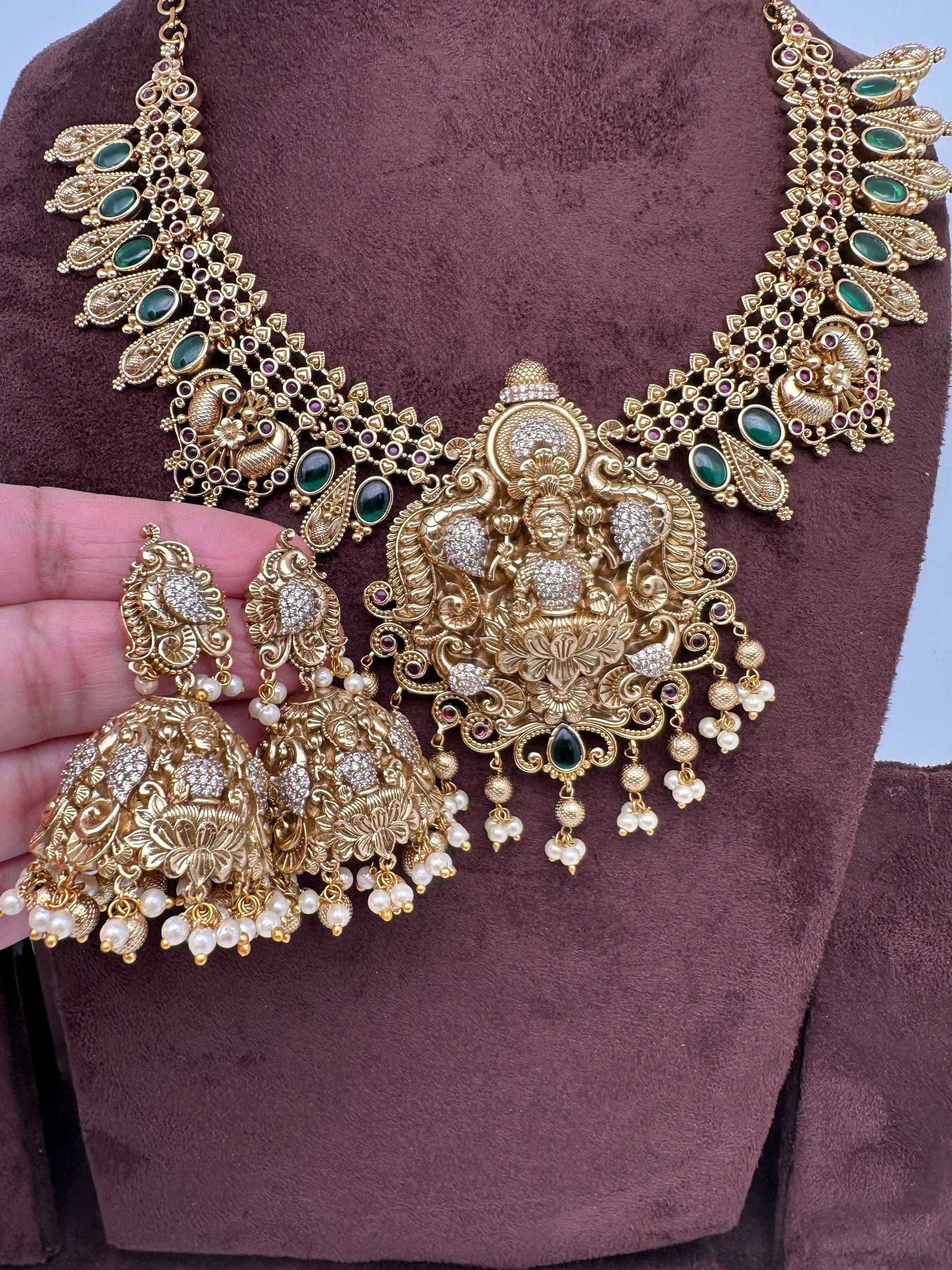 Matte Nakshi Goddess Lakshmi Short Necklace Jhumka - Green