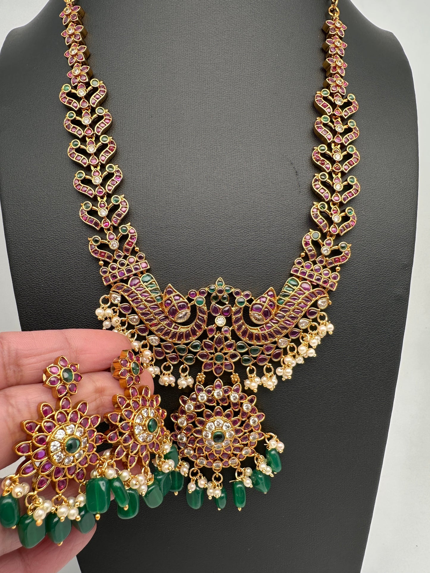 Matte Kempu Green Beads Short Necklace