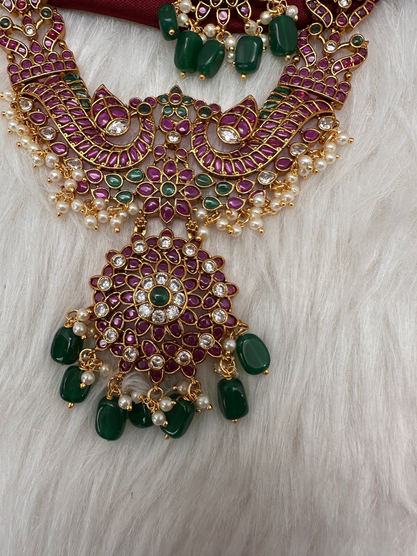Matte Kempu Green Beads Short Necklace