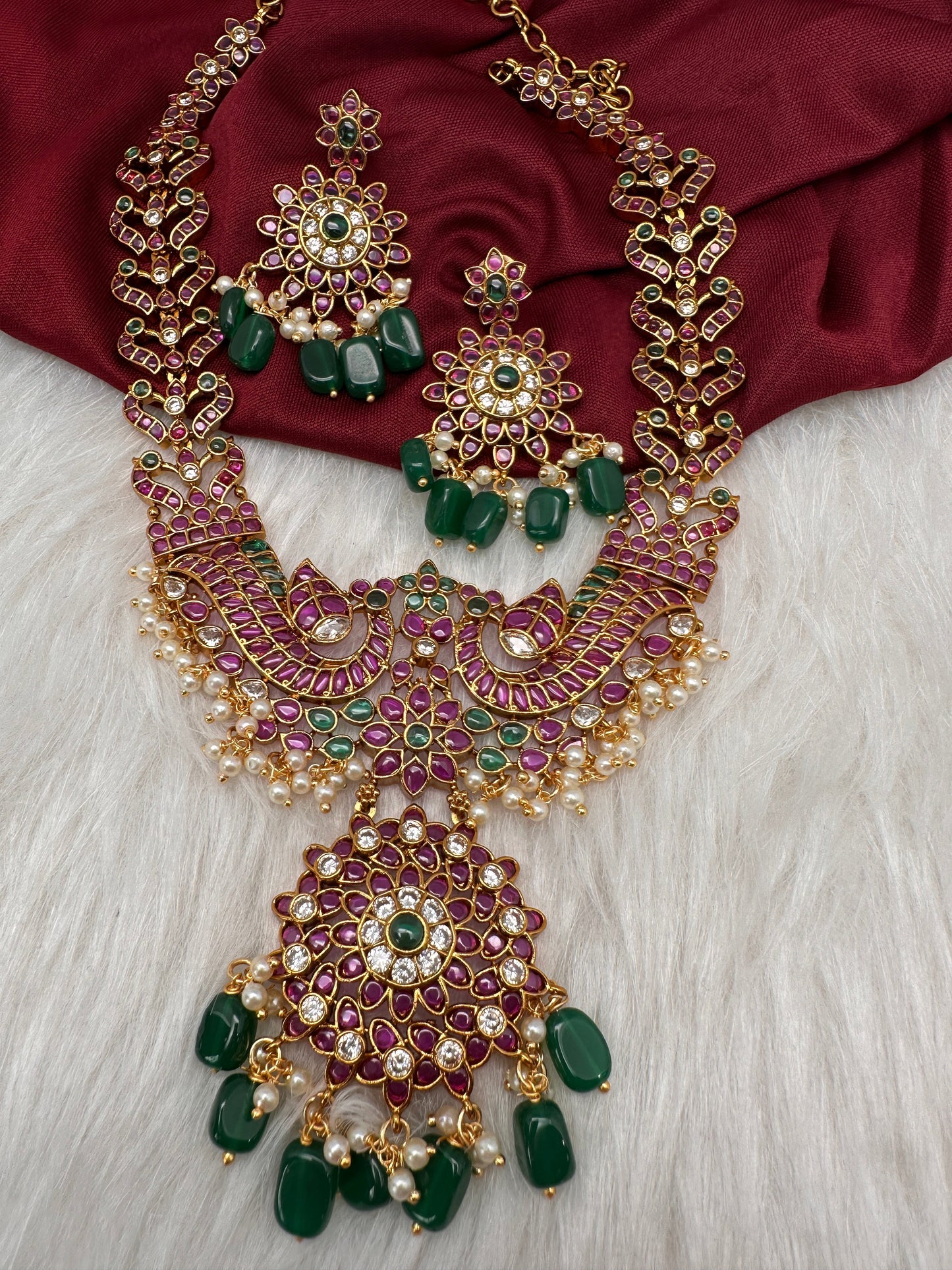 Matte Kempu Green Beads Short Necklace