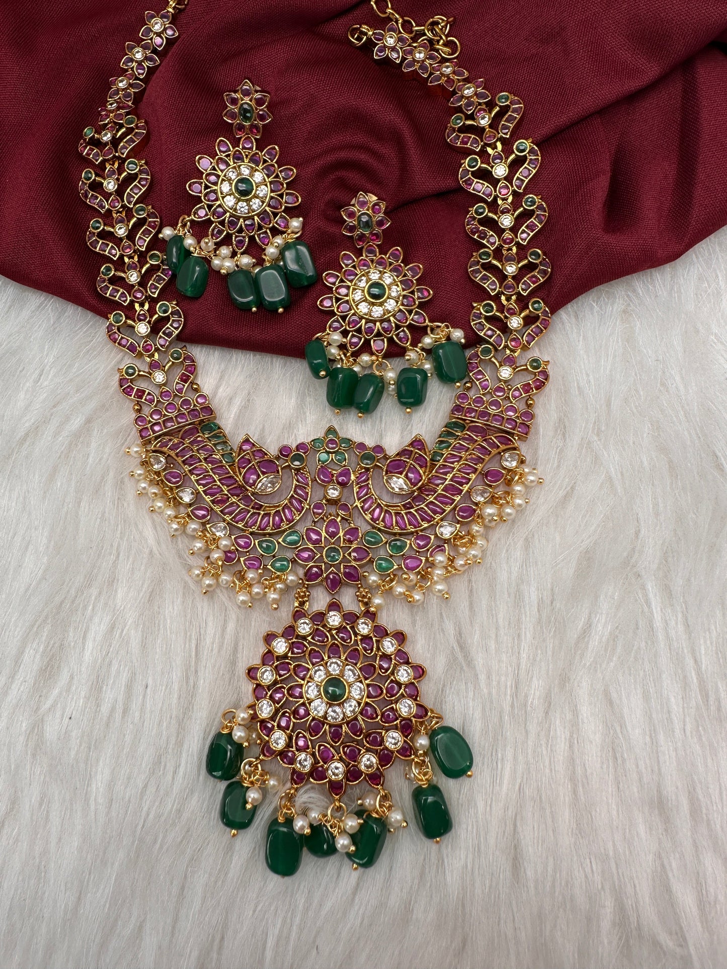 Matte Kempu Green Beads Short Necklace