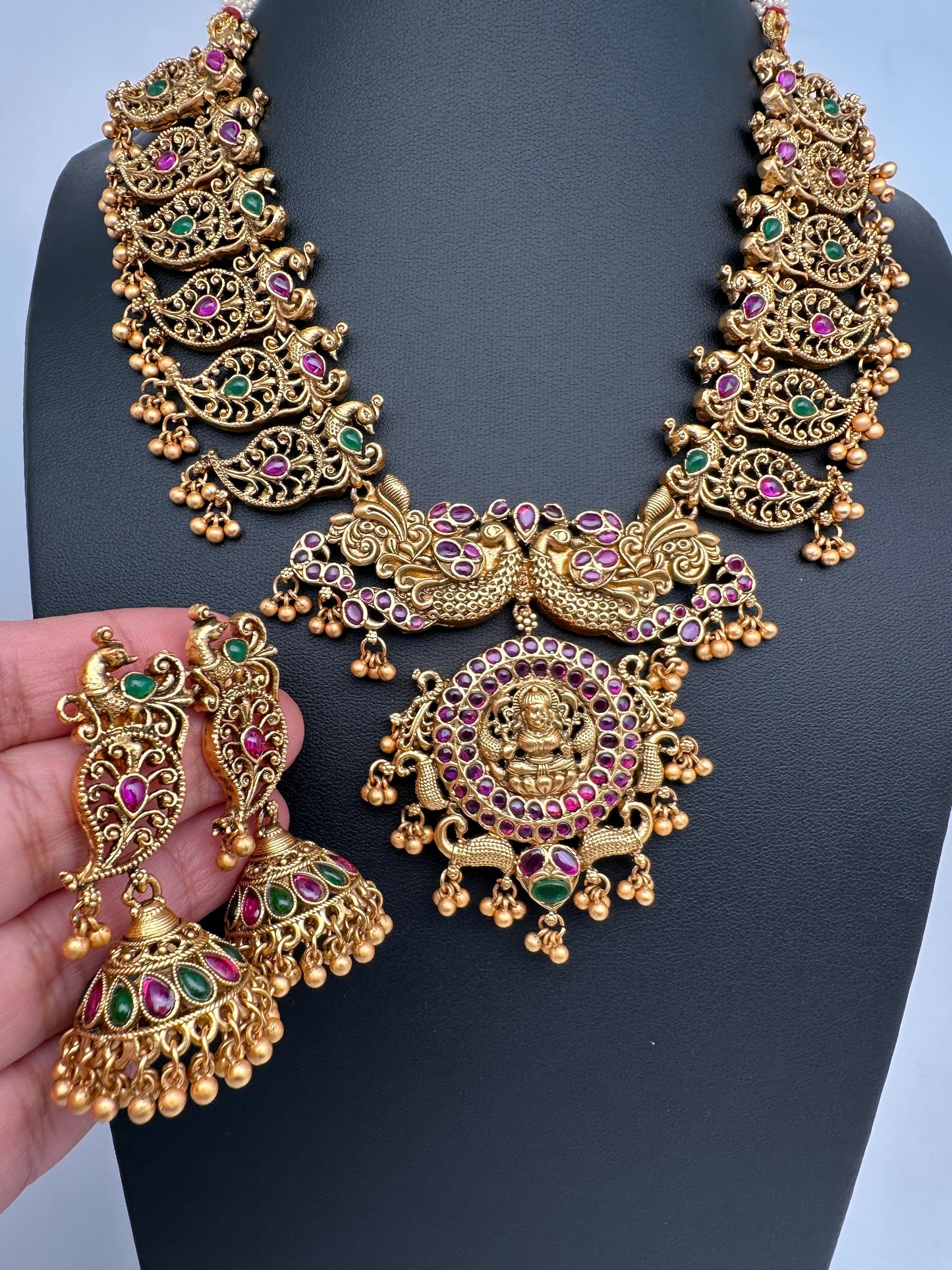 Matte Kempu Gunguru Goddess Lakshmi Mango Short Necklace