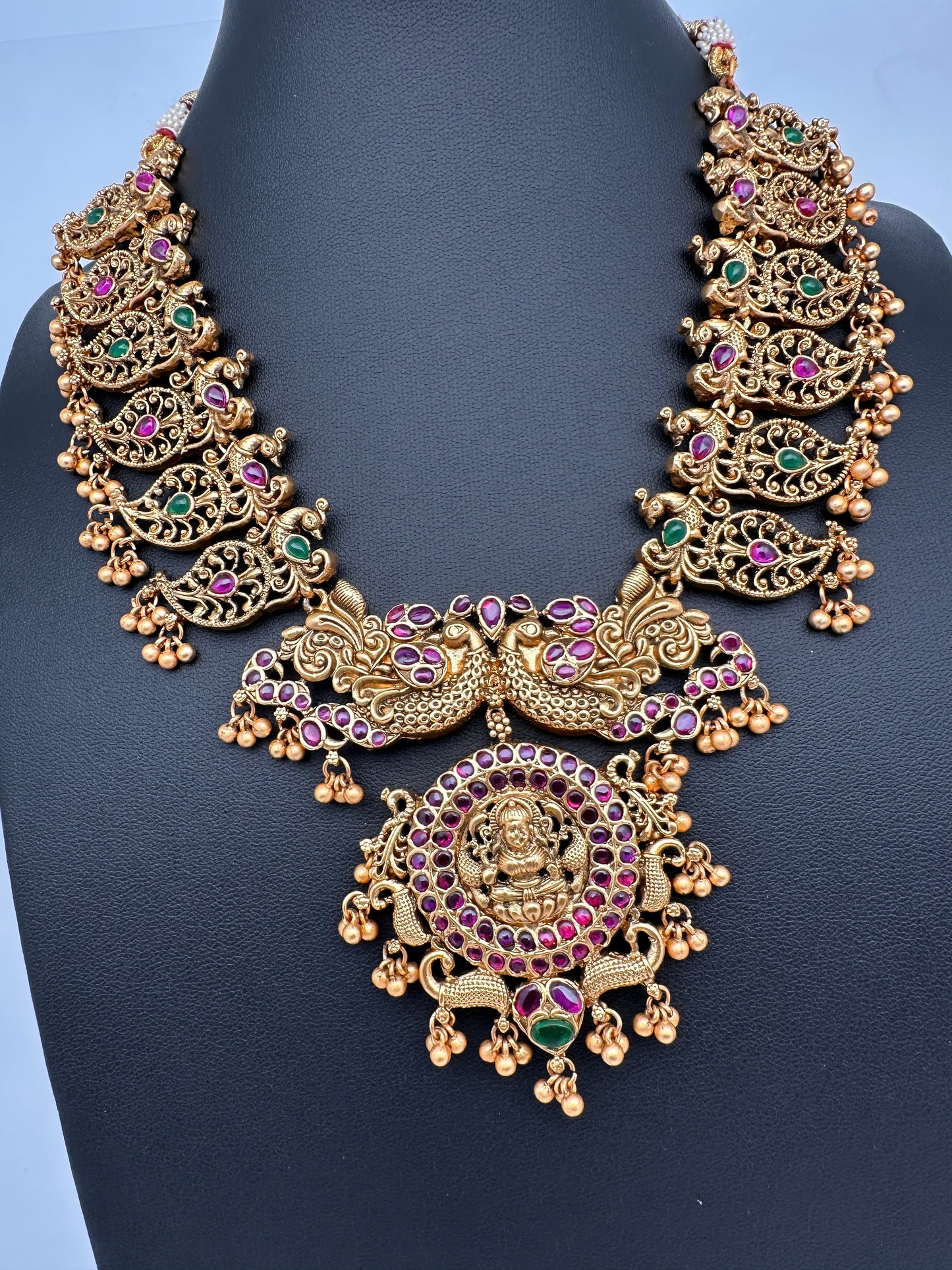 Matte Kempu Gunguru Goddess Lakshmi Mango Short Necklace