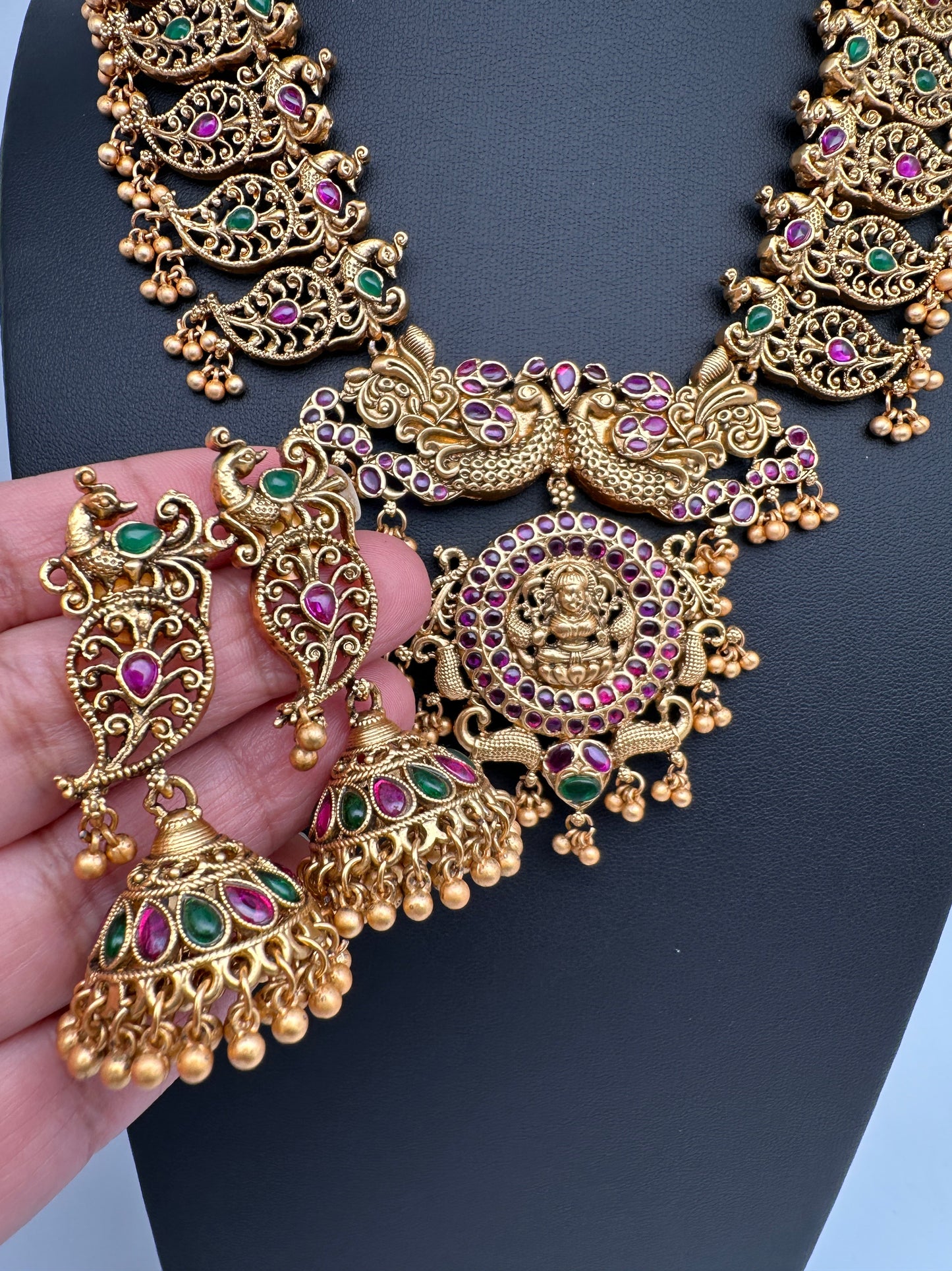 Matte Kempu Gunguru Goddess Lakshmi Mango Short Necklace