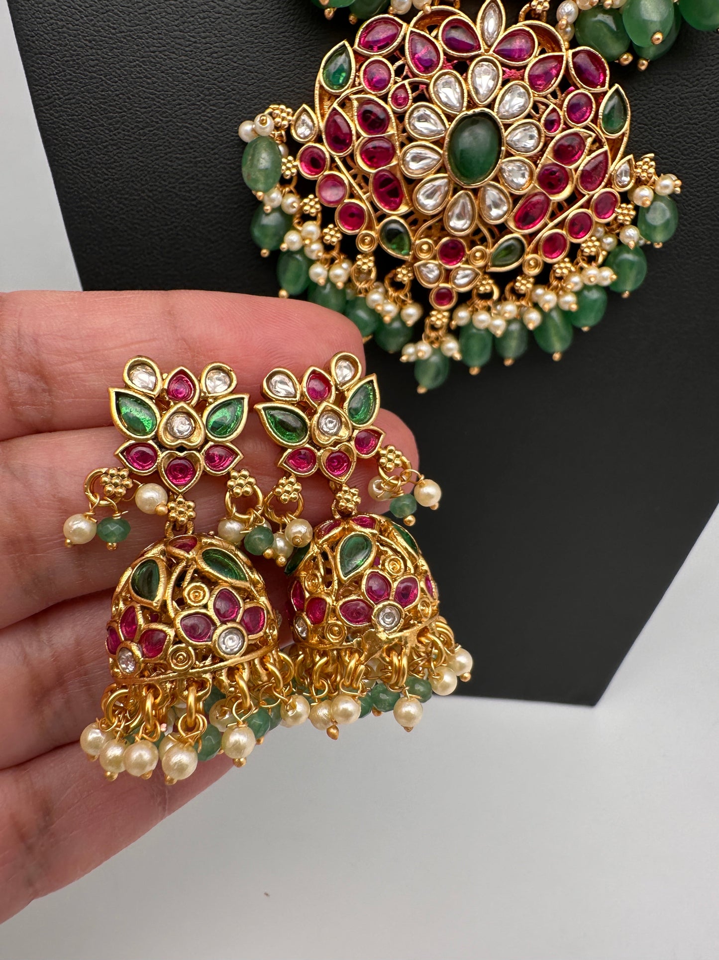 Potta Stone Emerald Pearls Ethnic Short Necklace