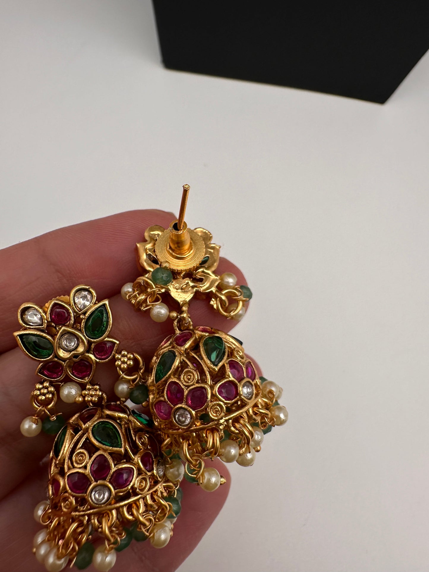 Potta Stone Emerald Pearls Ethnic Short Necklace
