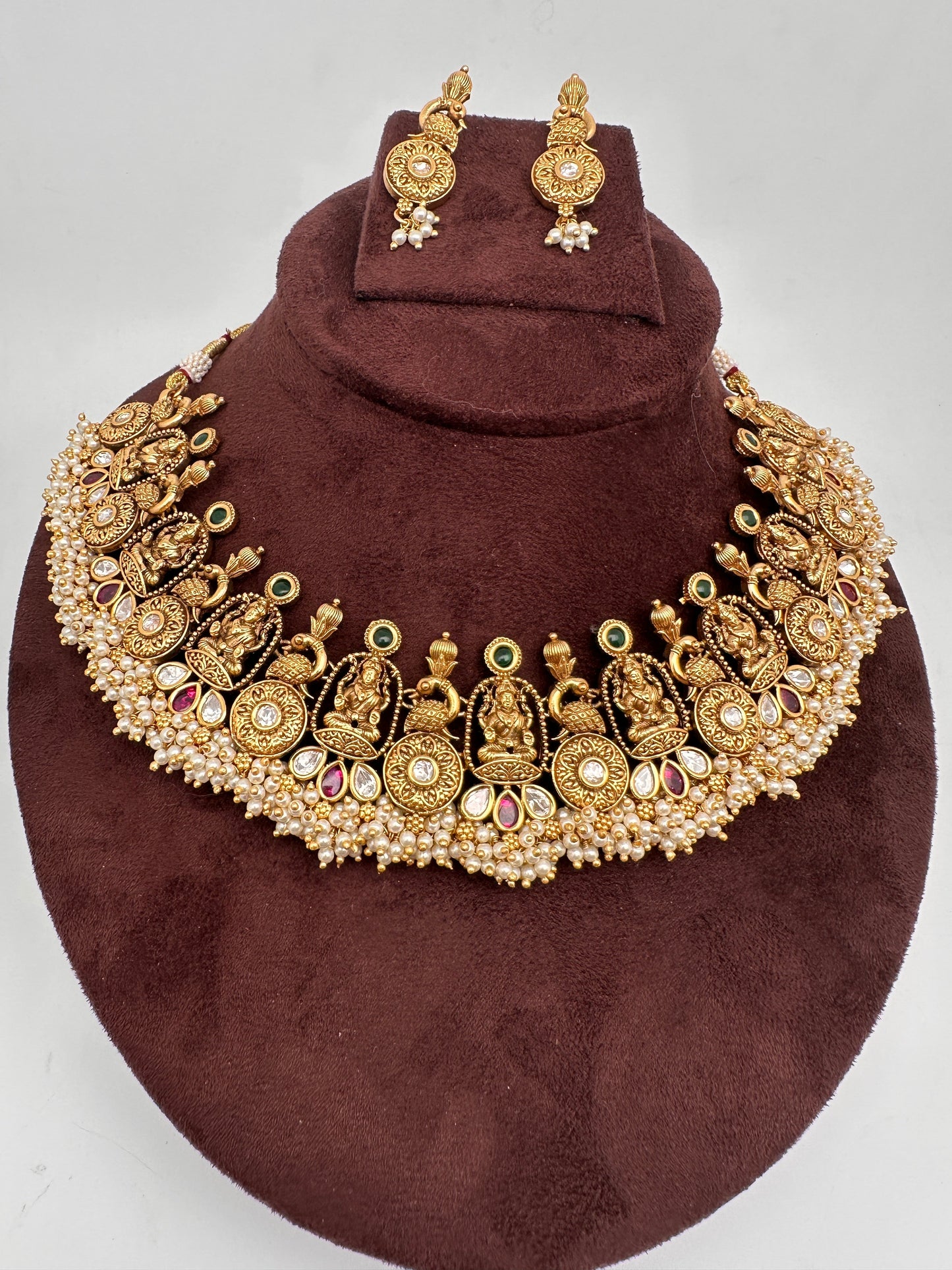 Potta Stone Emerald Pearls Ethnic Short Necklace