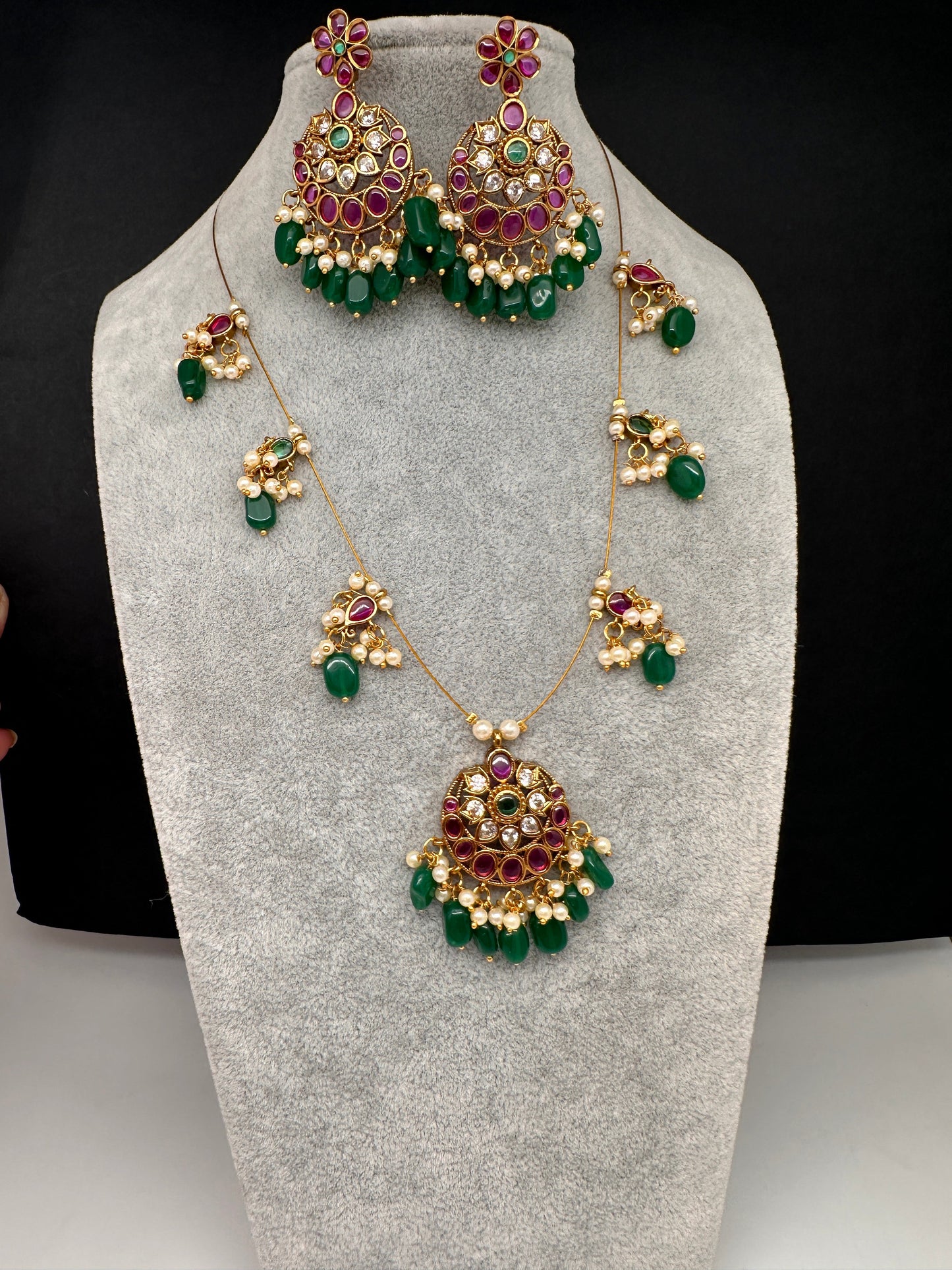Kempu Dainty Invisible Short Necklace