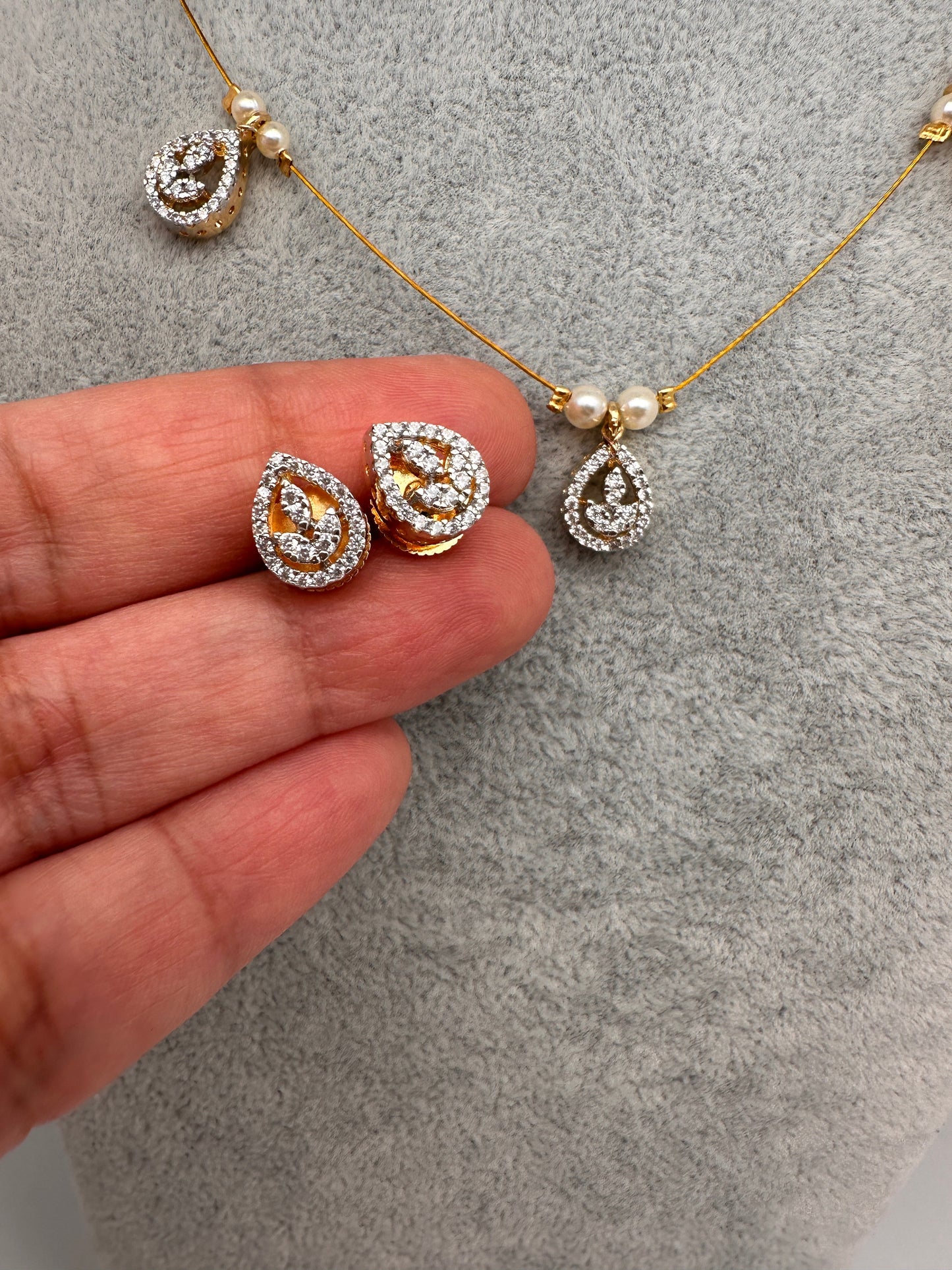 AD Dainty Invisible Short Necklace
