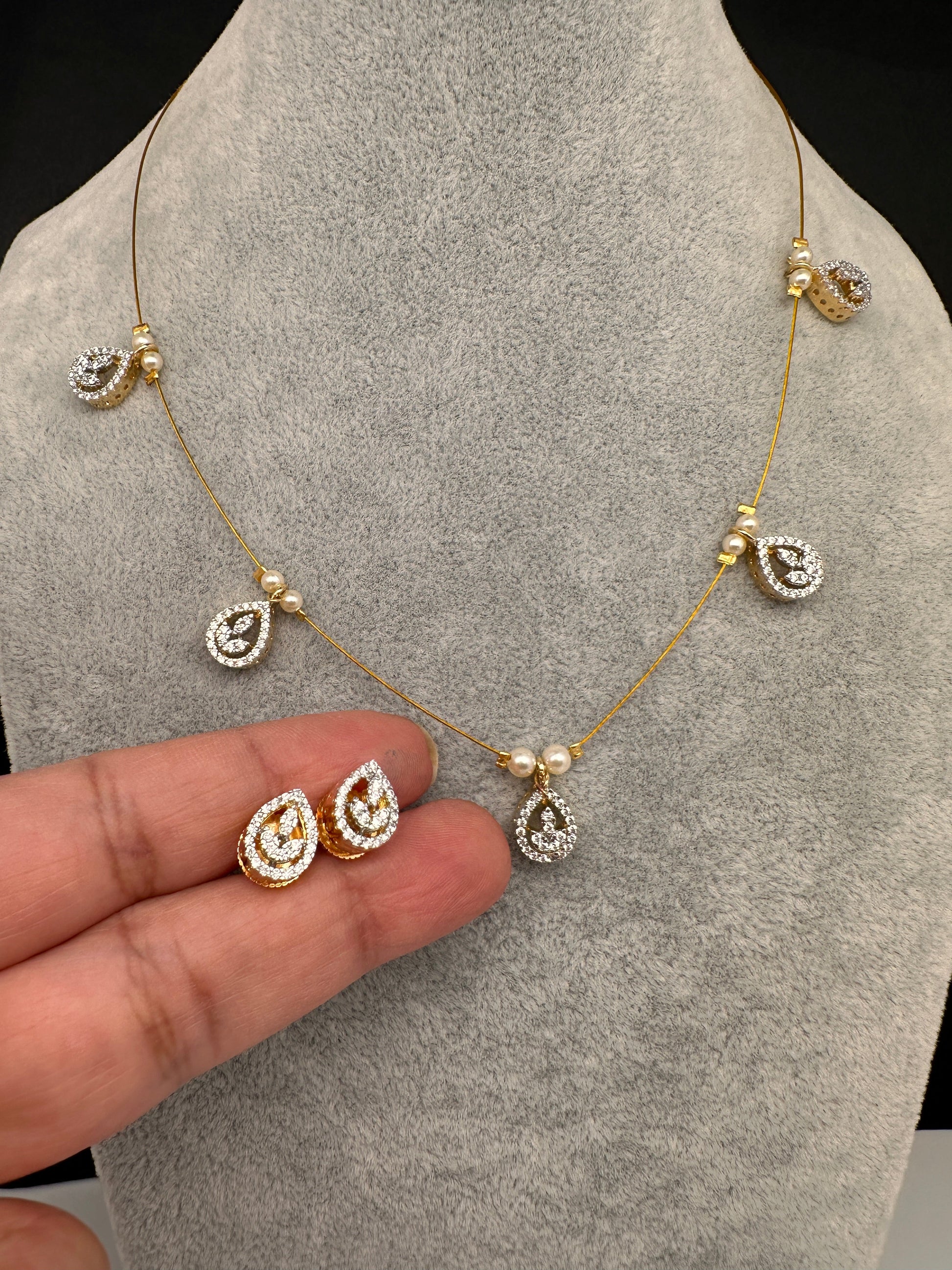 AD Dainty Invisible Short Necklace