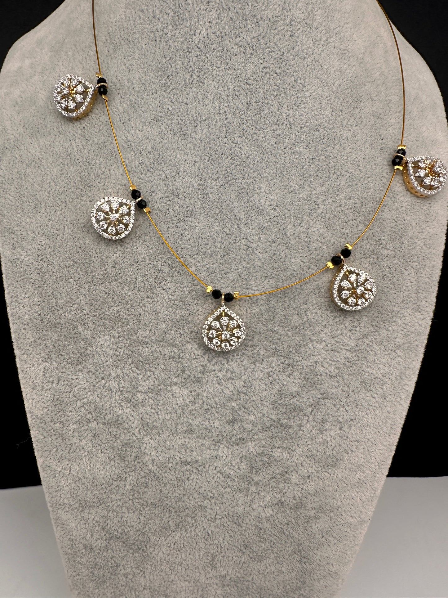 AD Black Beads Dainty Invisible Short Necklace