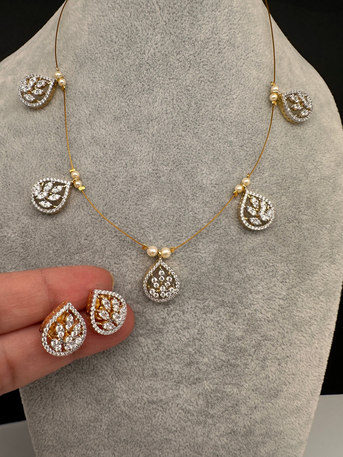 AD Dainty Invisible Short Necklace