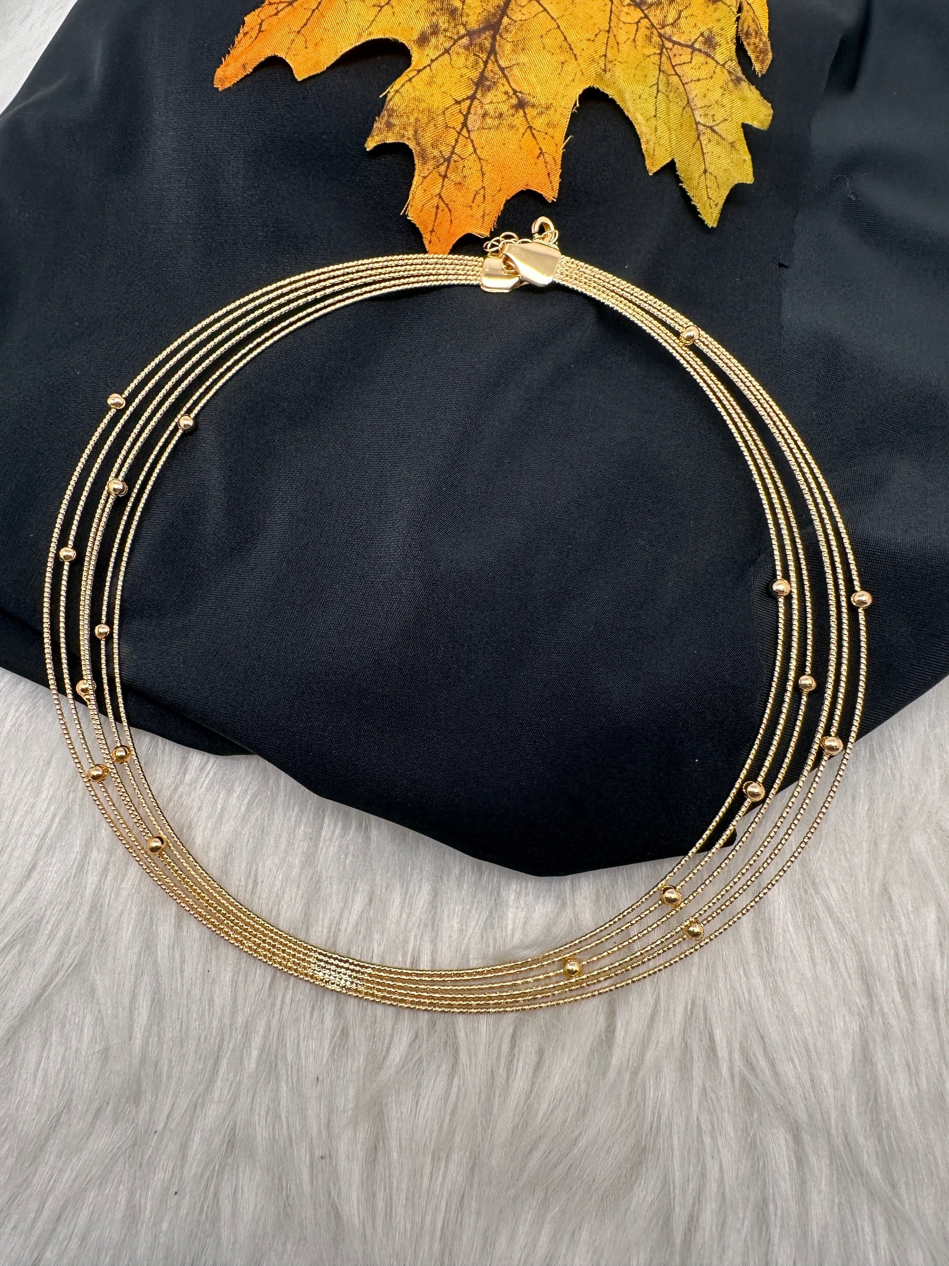 Haslli Dainty Short Necklace