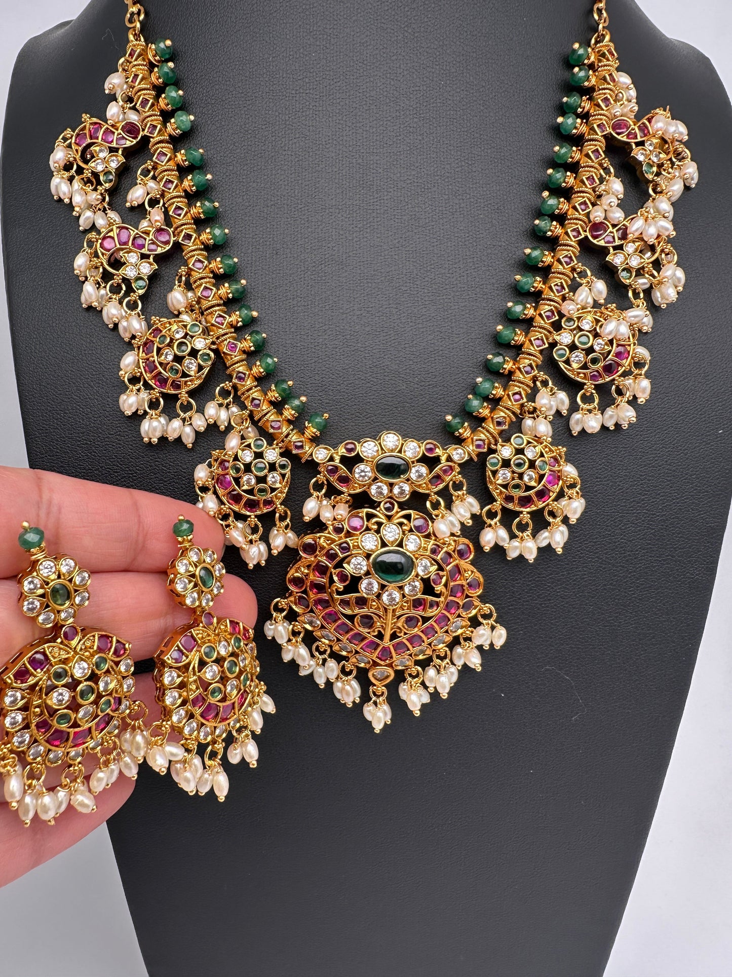 Kempu Rice Pearls Short Guttapusalu Necklace