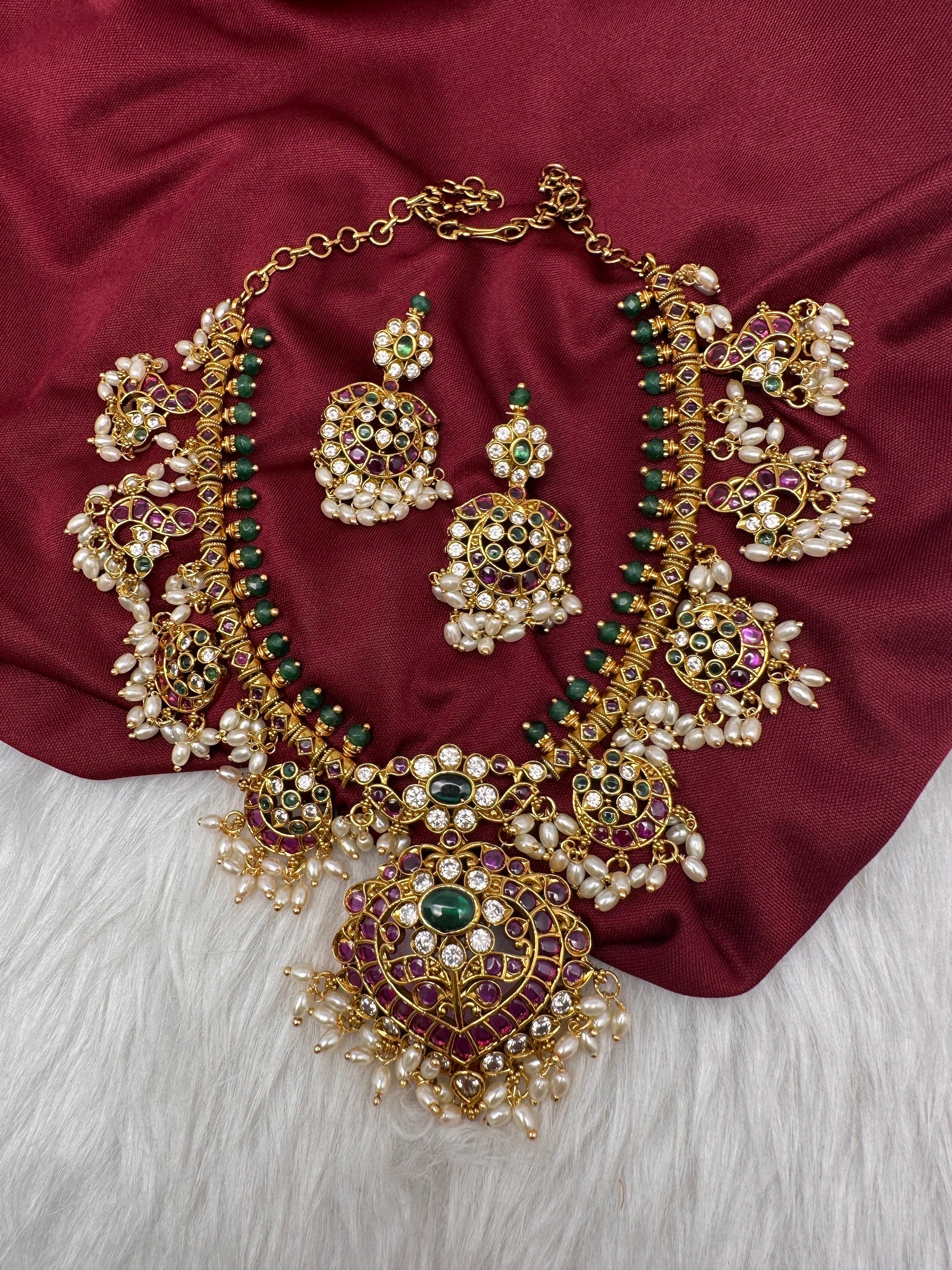 Kempu Rice Pearls Short Guttapusalu Necklace
