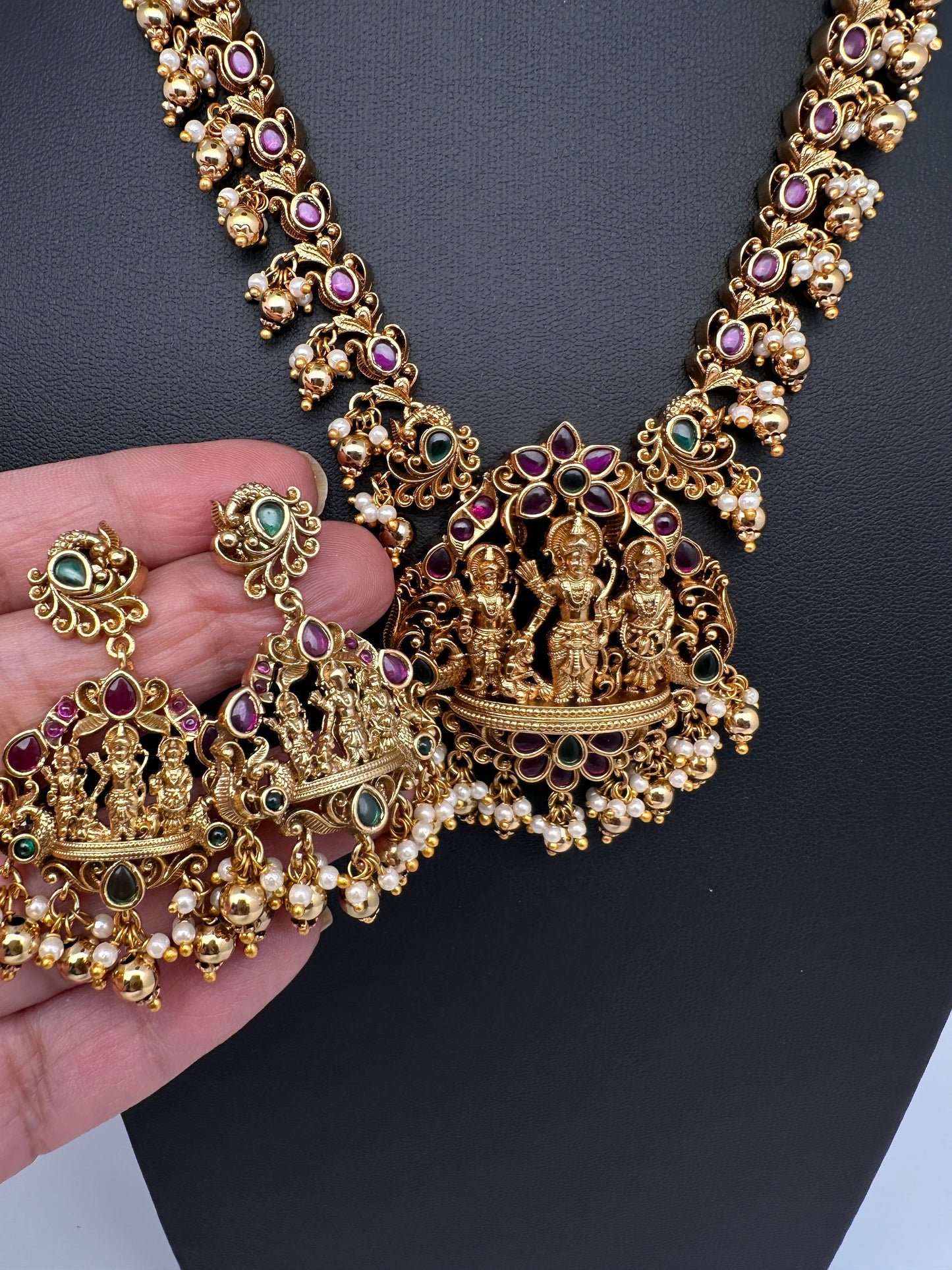 Kempu Matte Ram Parivar Short Necklace