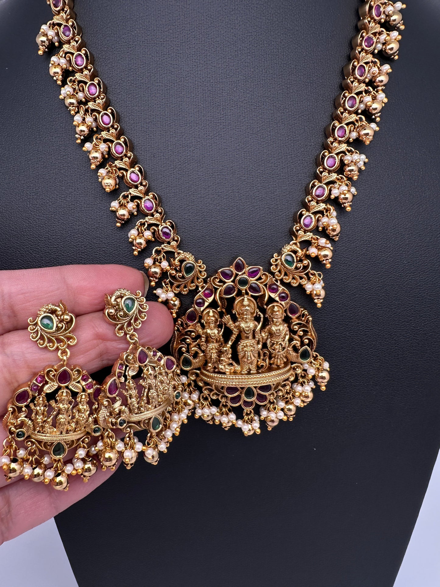 Kempu Matte Ram Parivar Short Necklace