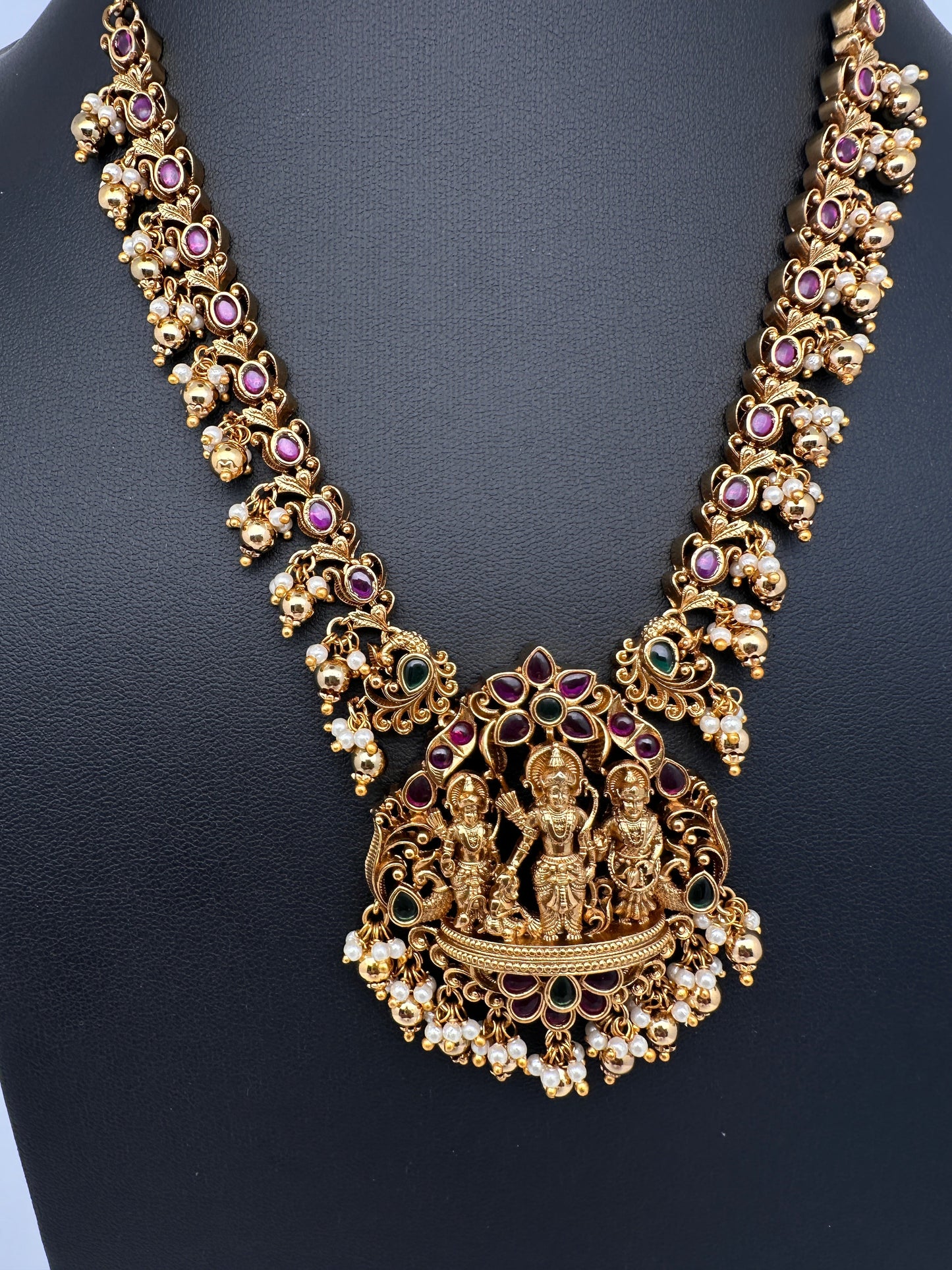 Kempu Matte Ram Parivar Short Necklace