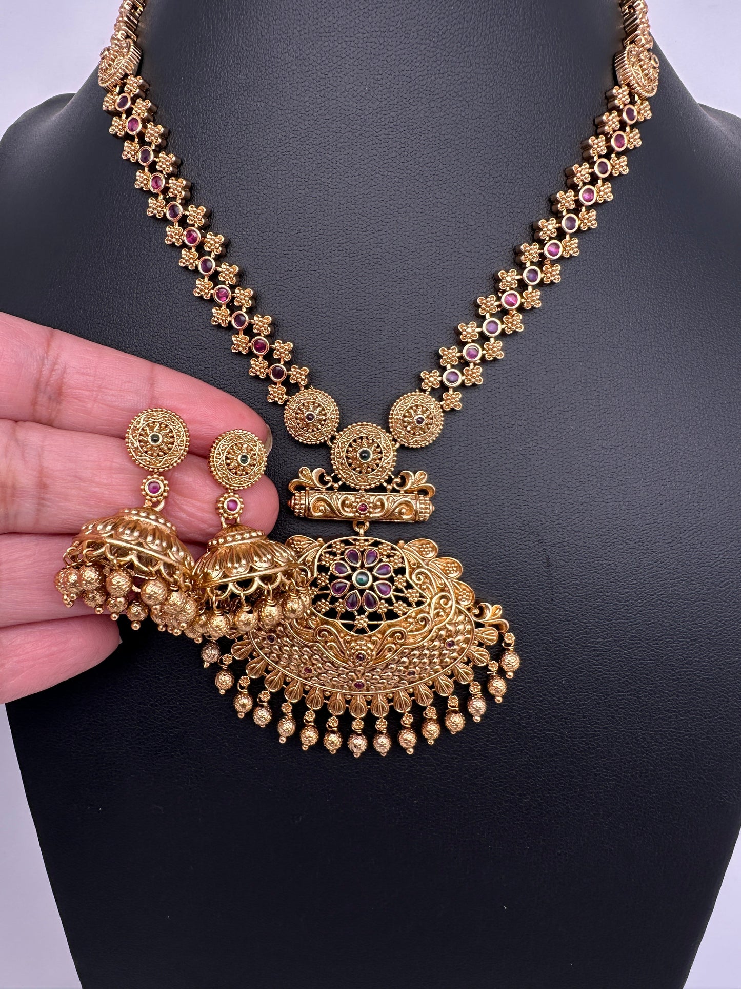 Matte Kemp Short Necklace with Jhumka