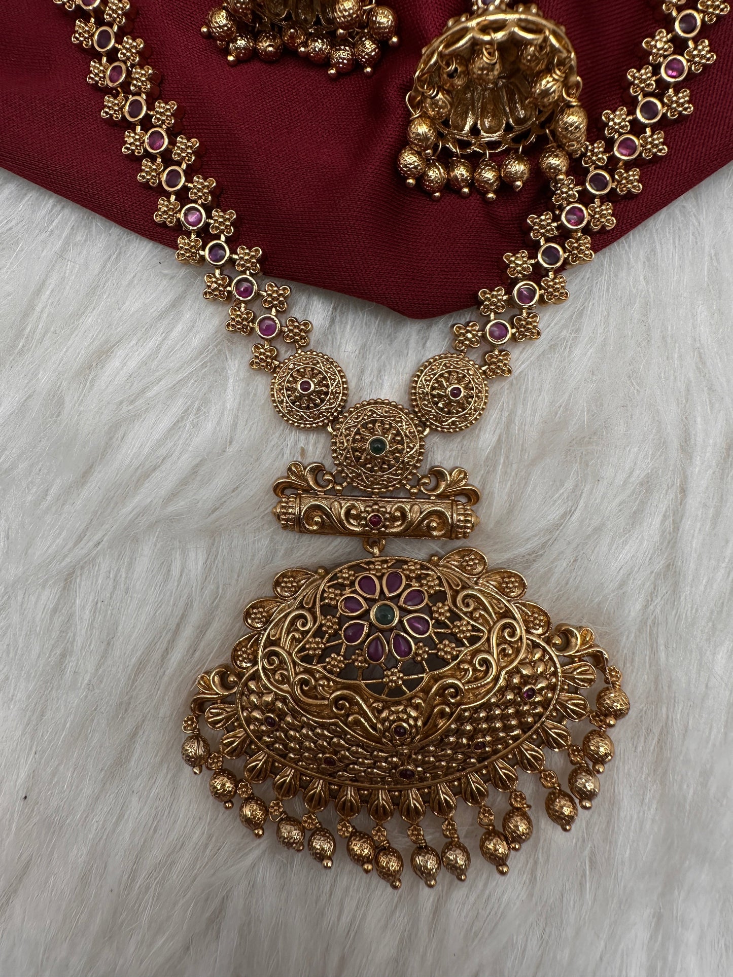 Matte Kemp Short Necklace with Jhumka