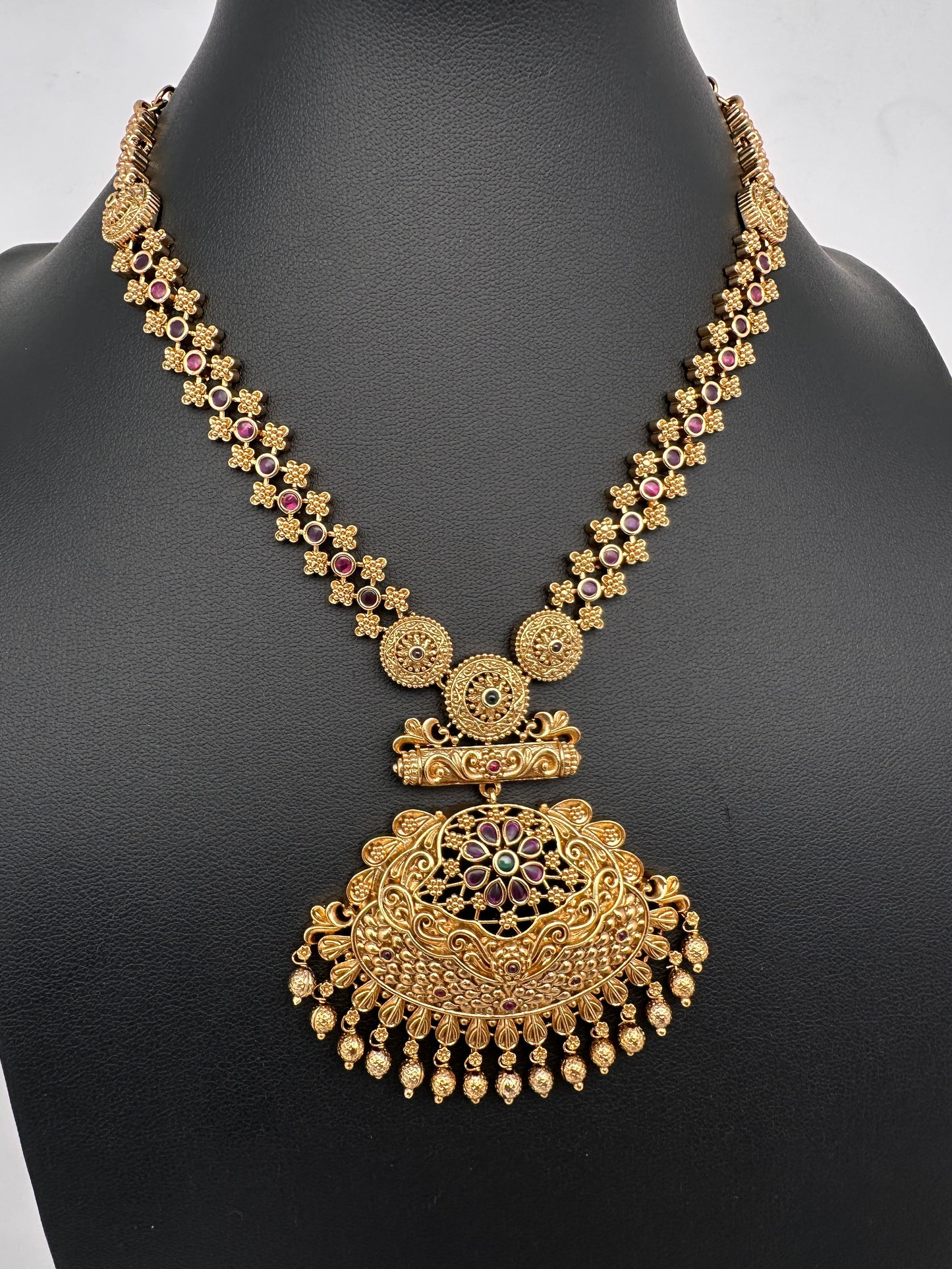 Matte Kemp Short Necklace with Jhumka
